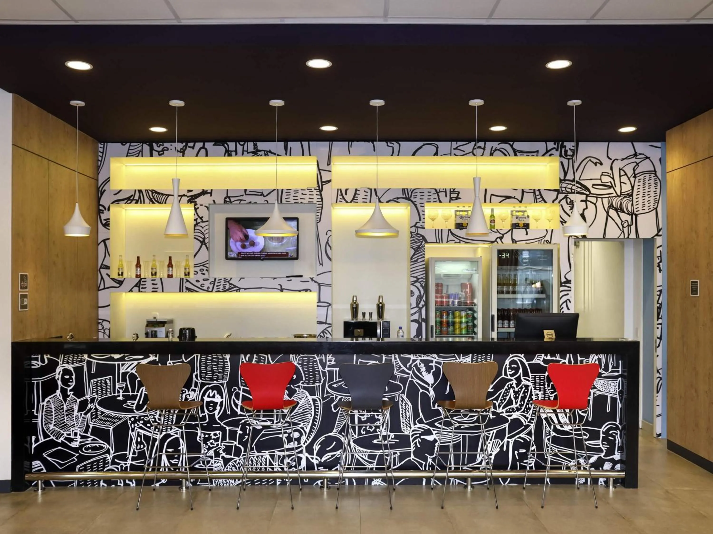 Lounge or bar in Ibis Guaxupe