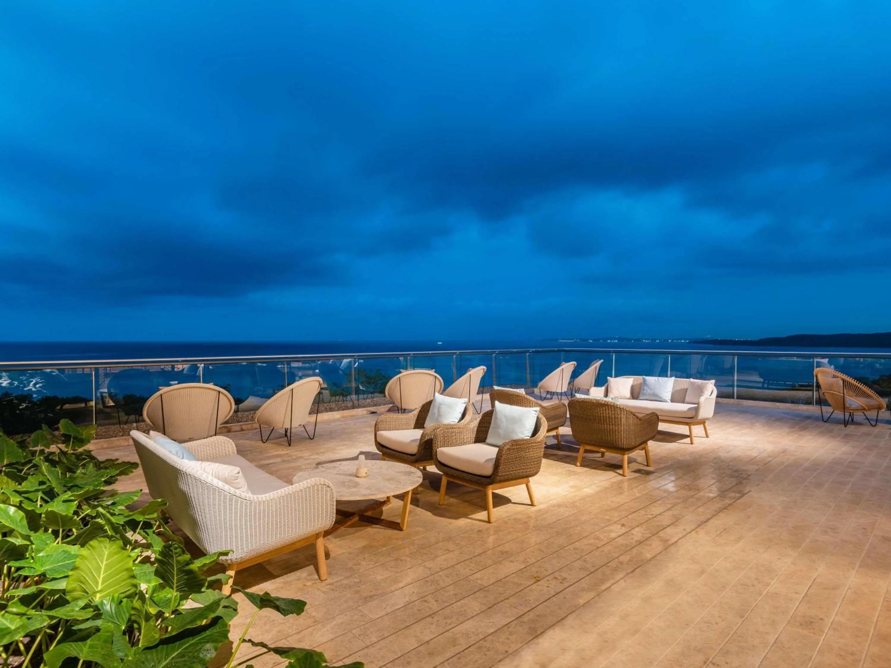 Lounge or bar in Sofitel Barú Cartagena