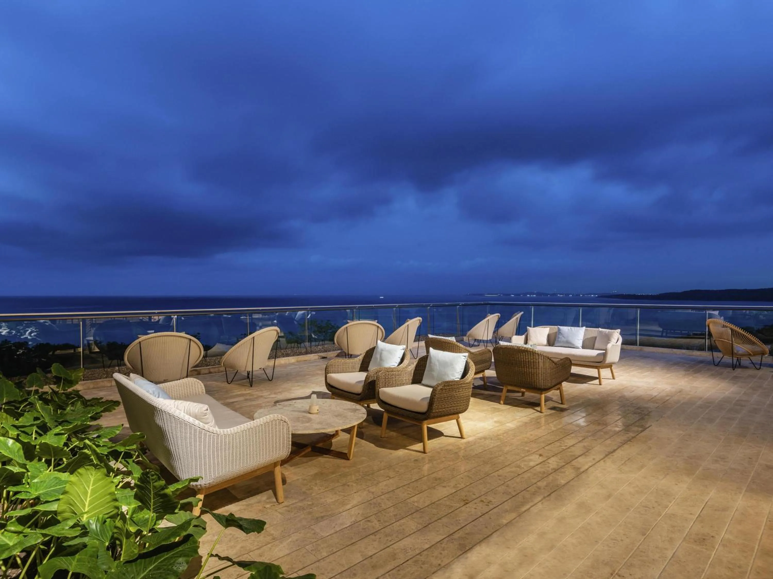 Lounge or bar in Sofitel Barú Cartagena