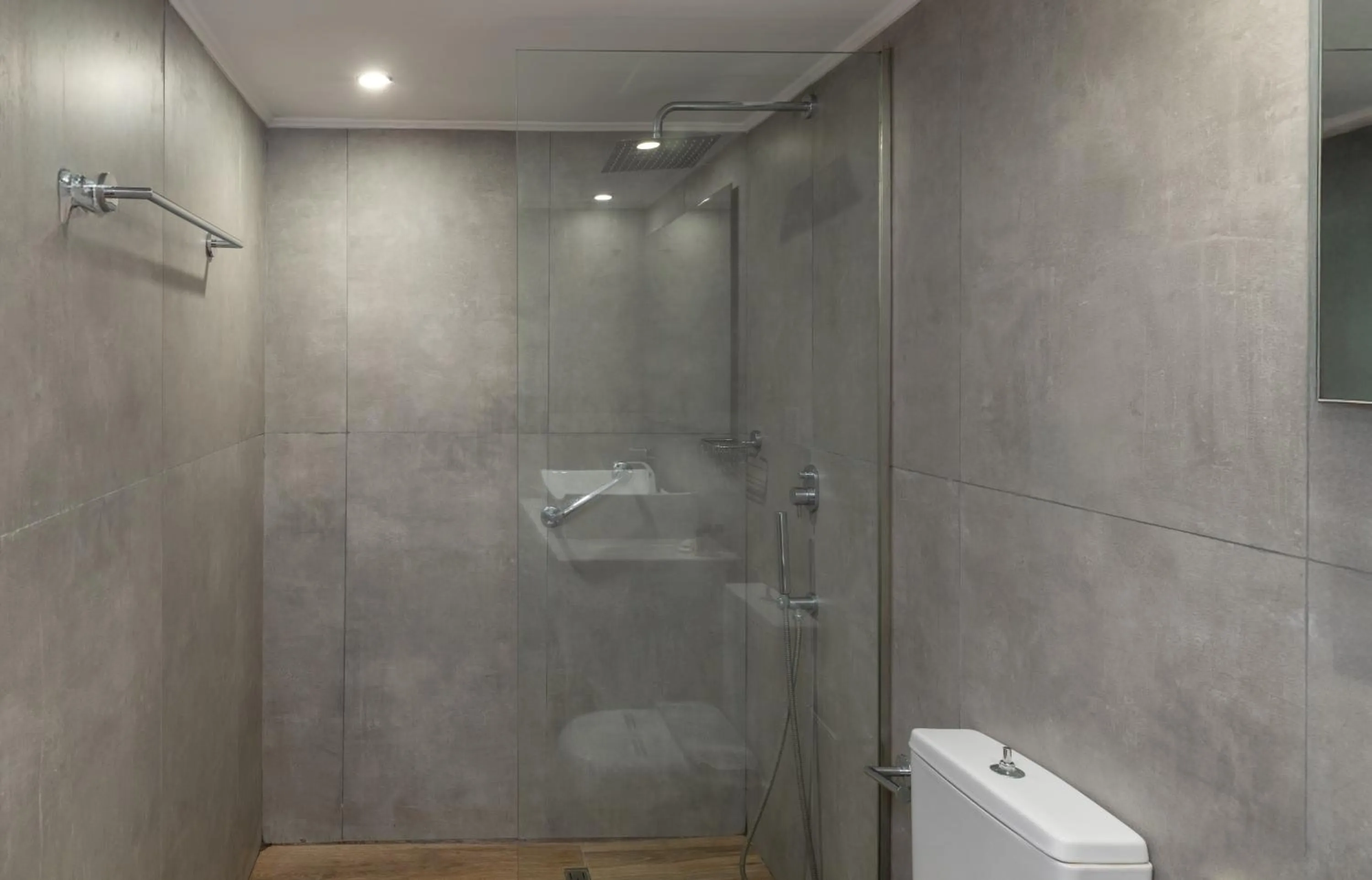 Shower in Themis Beach Hotel