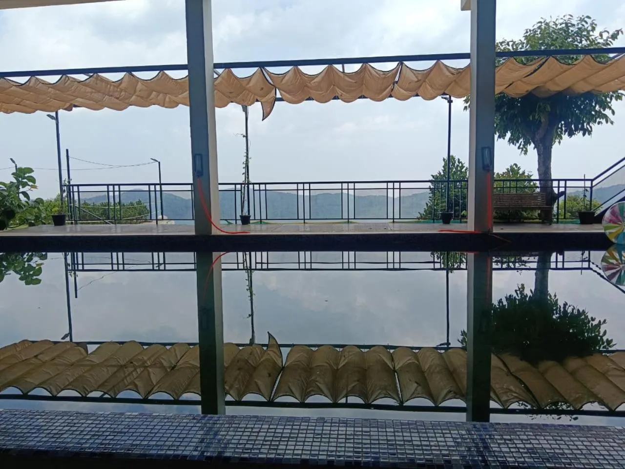 Swimming pool in MERIDIAN HILL TOP YERCAUD
