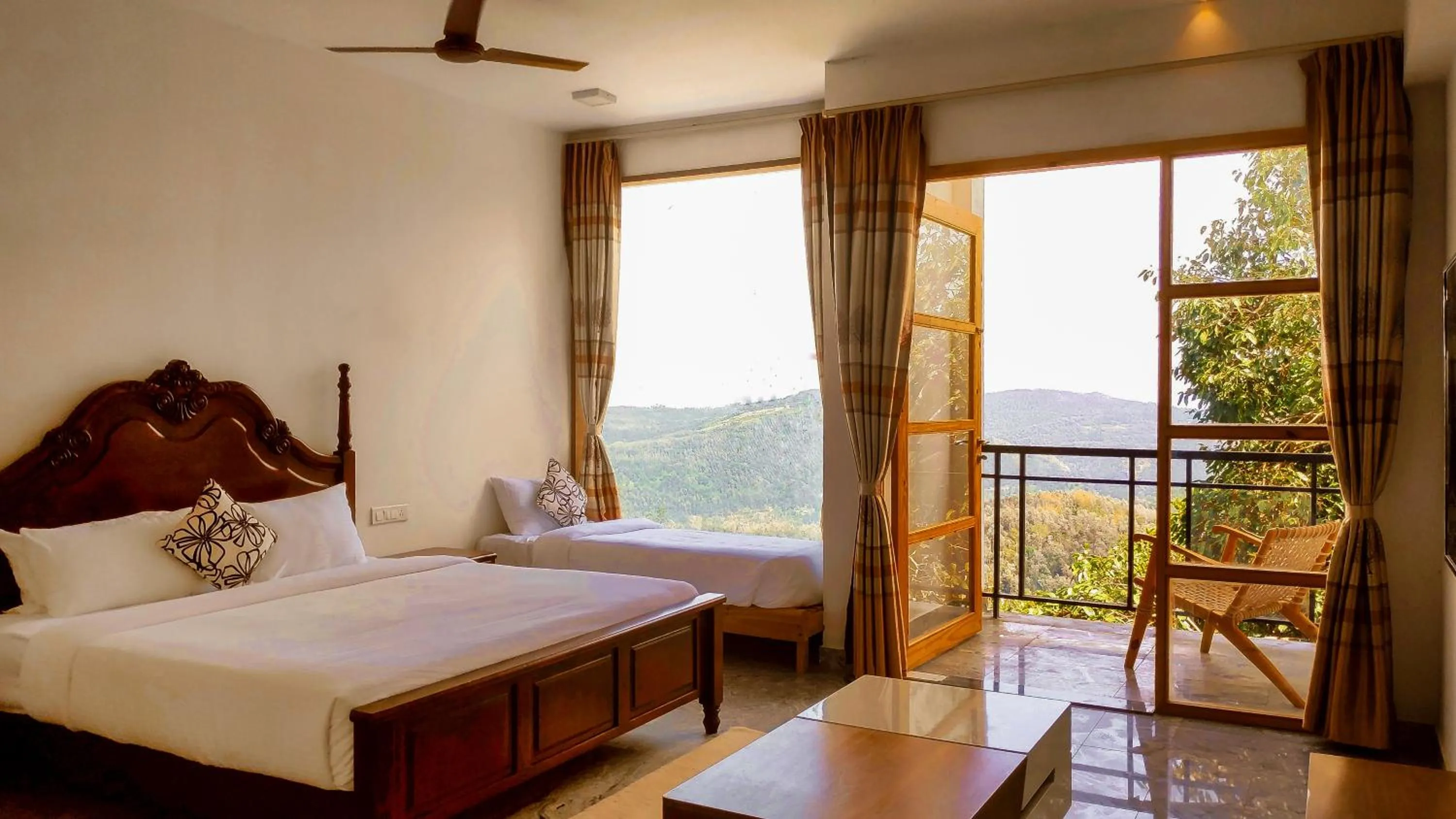 Balcony/Terrace, Bed in MERIDIAN HILL TOP YERCAUD