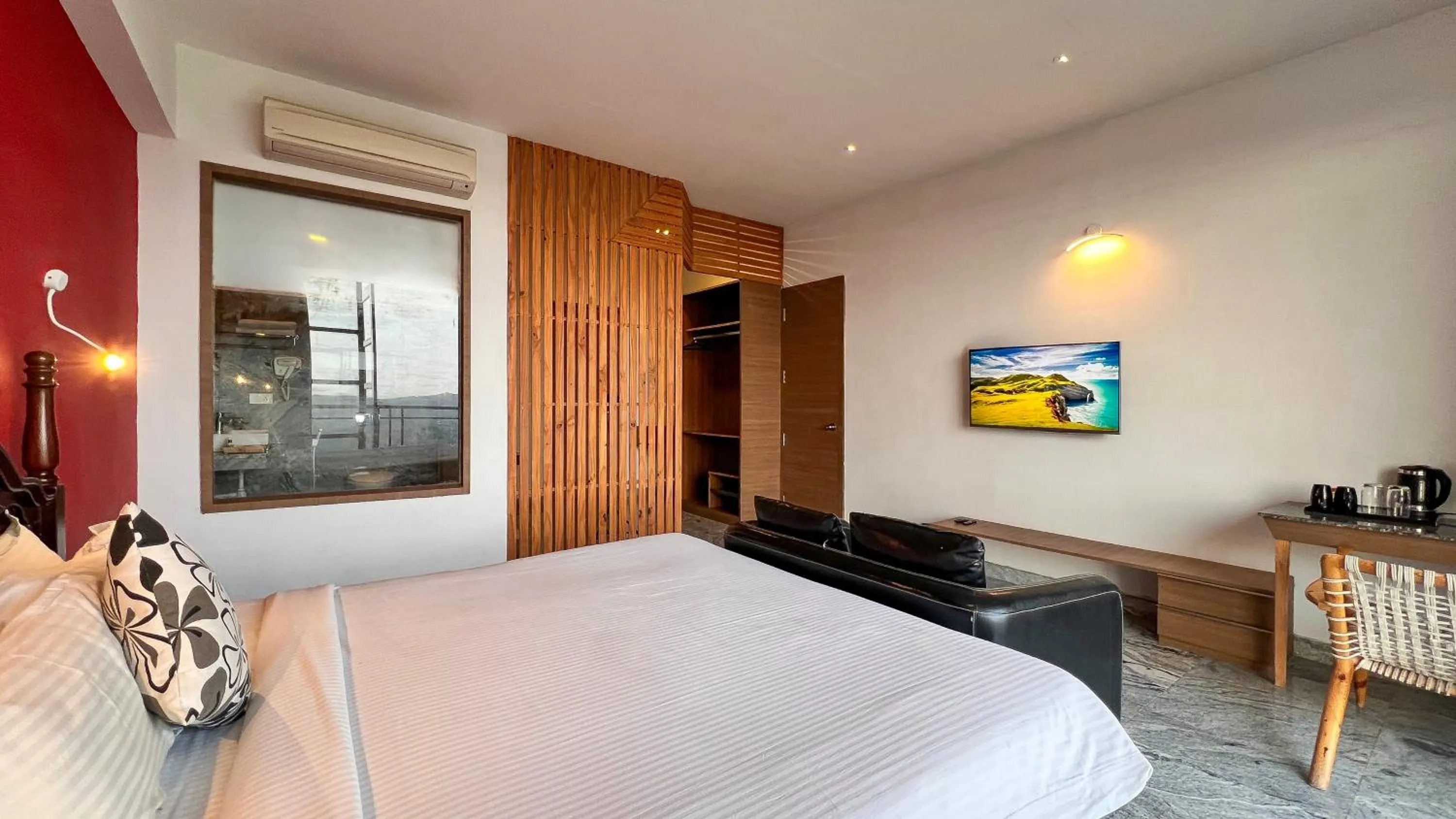 View (from property/room), Bed in MERIDIAN HILL TOP YERCAUD