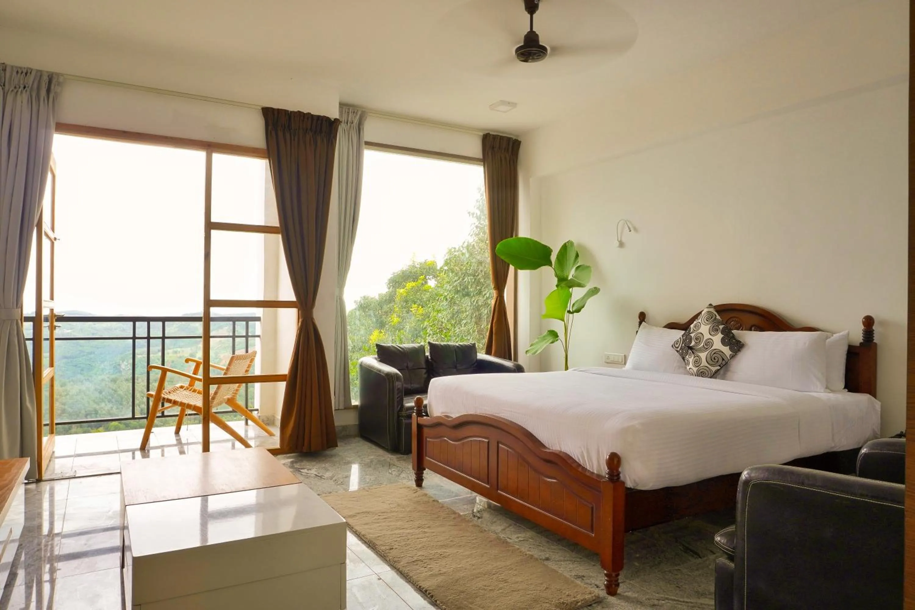 Seating area, Bed in MERIDIAN HILL TOP YERCAUD