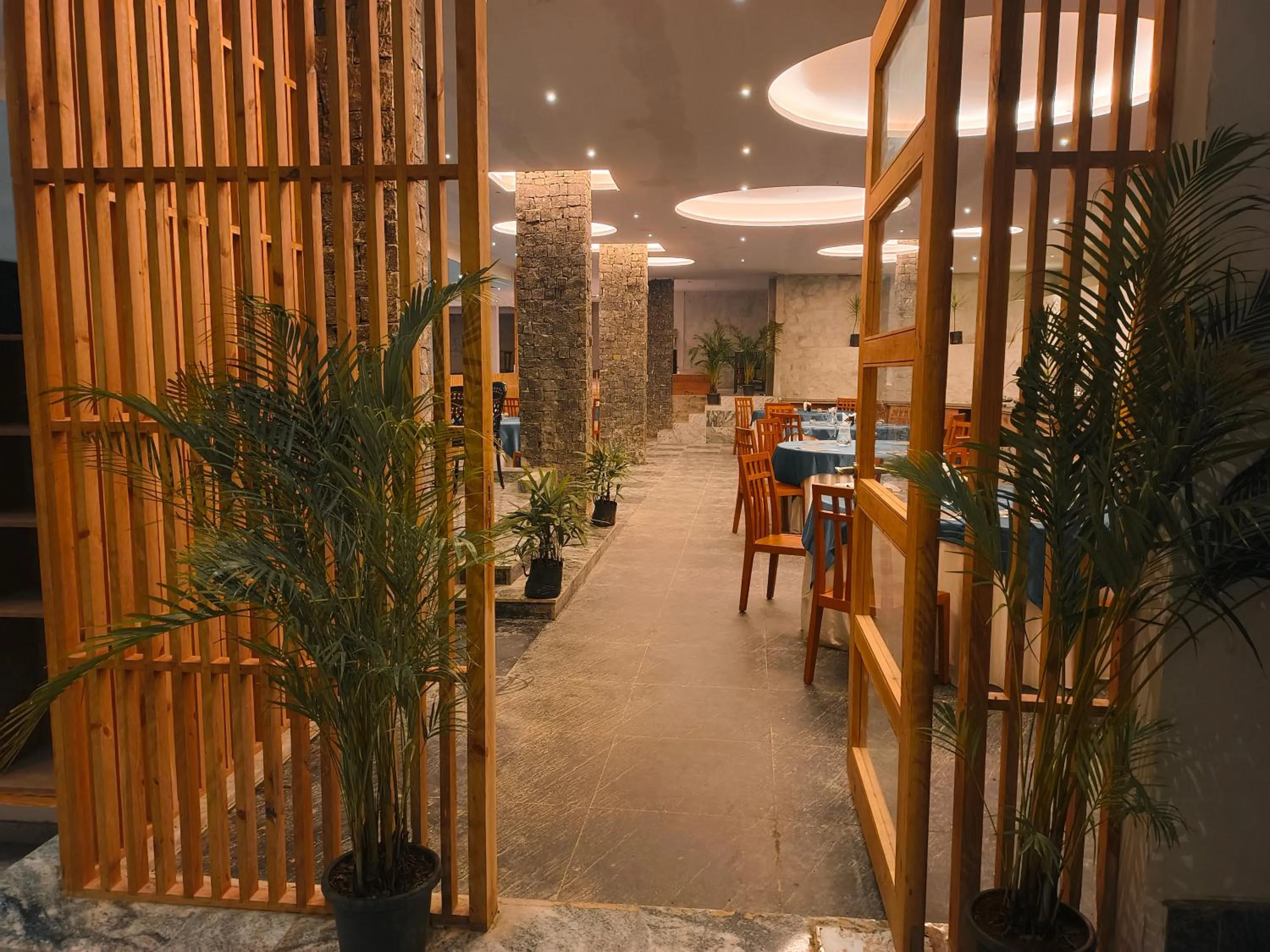 Restaurant/places to eat in MERIDIAN HILL TOP YERCAUD