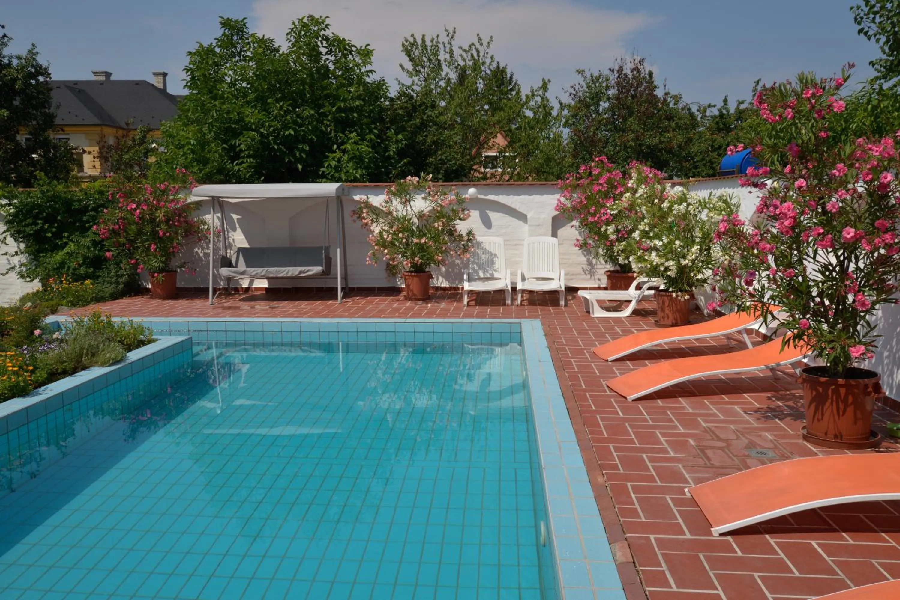 Swimming pool in Wellness Hotel Kakadu