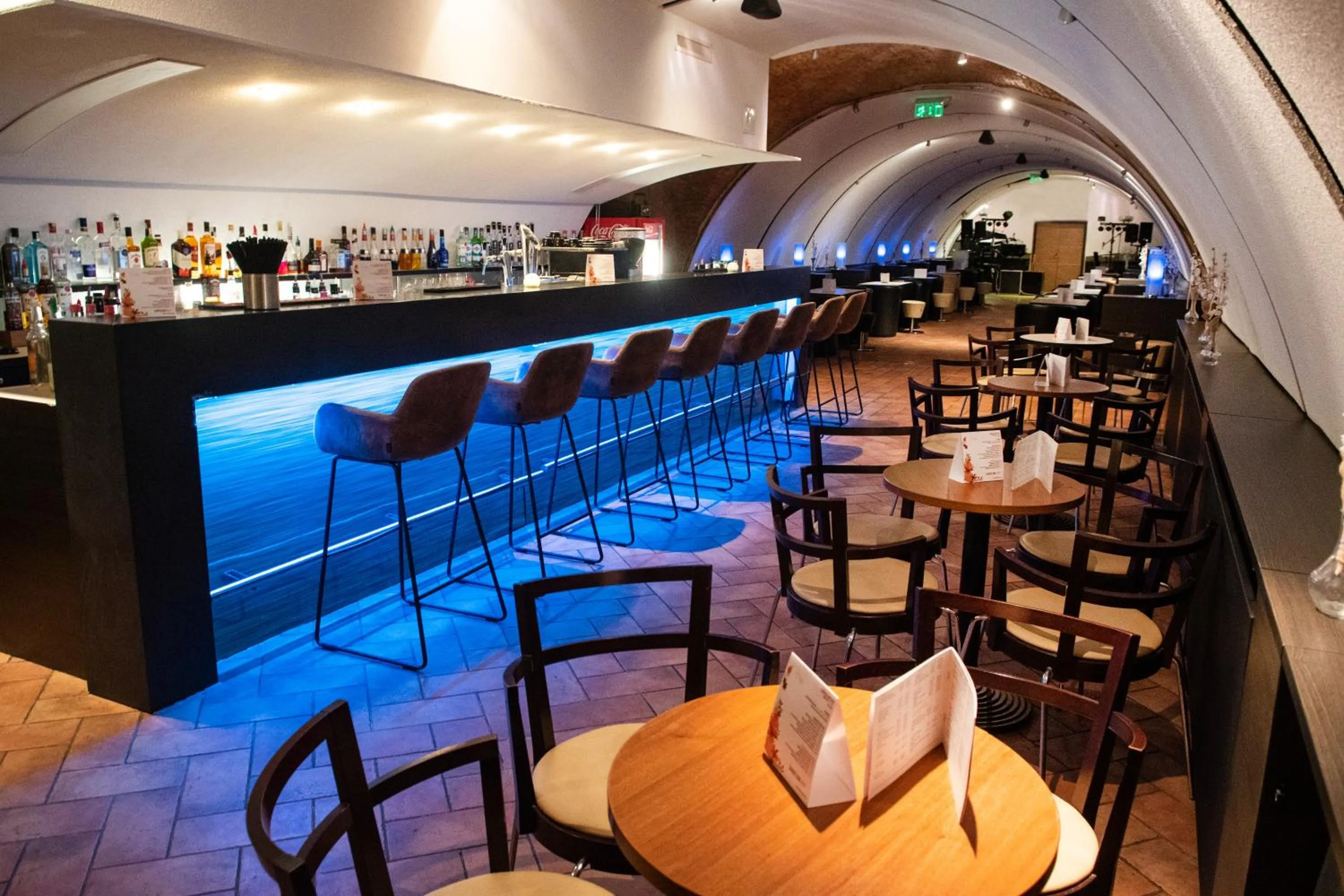 Nightclub / DJ in CE Plaza Hotel