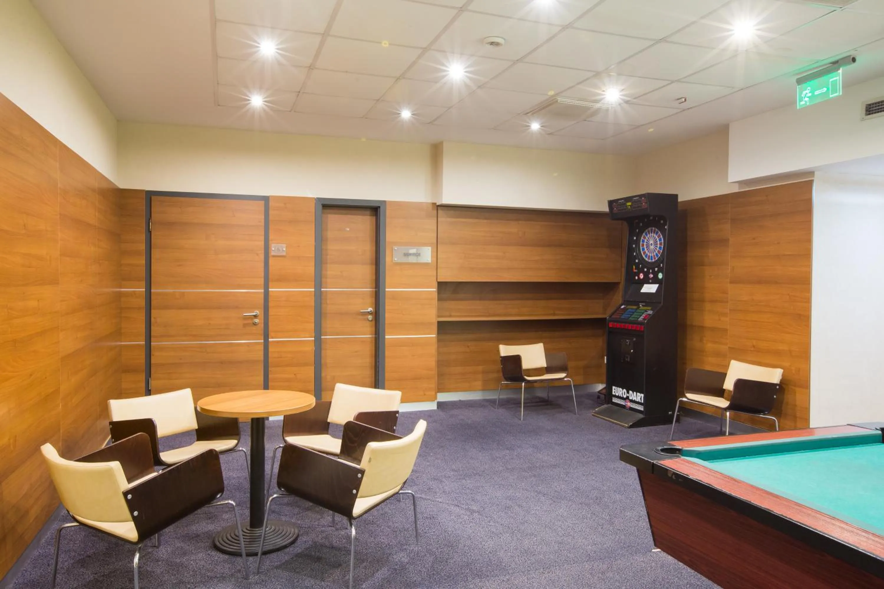 Darts in CE Plaza Hotel