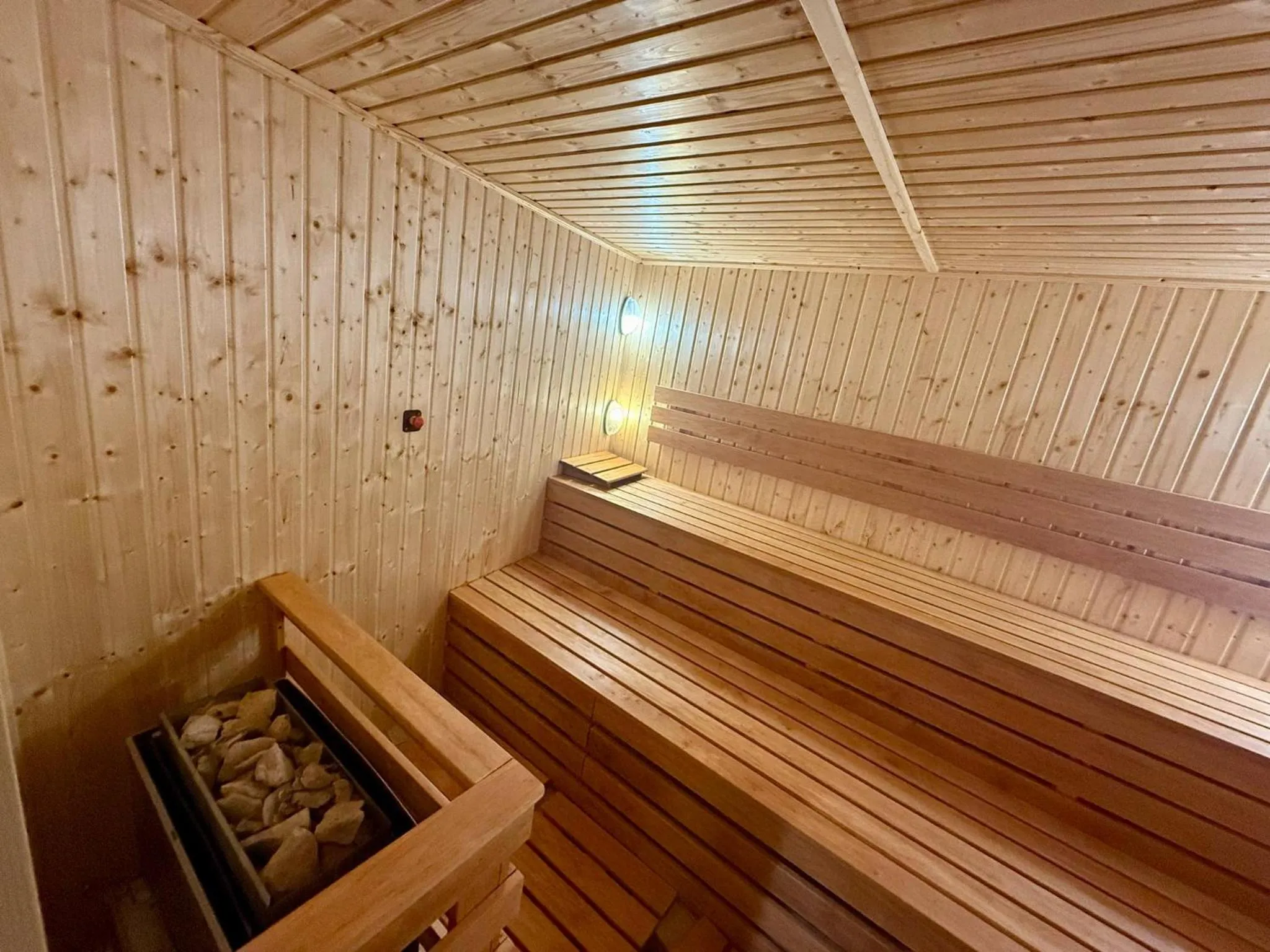 Sauna in CE Plaza Hotel