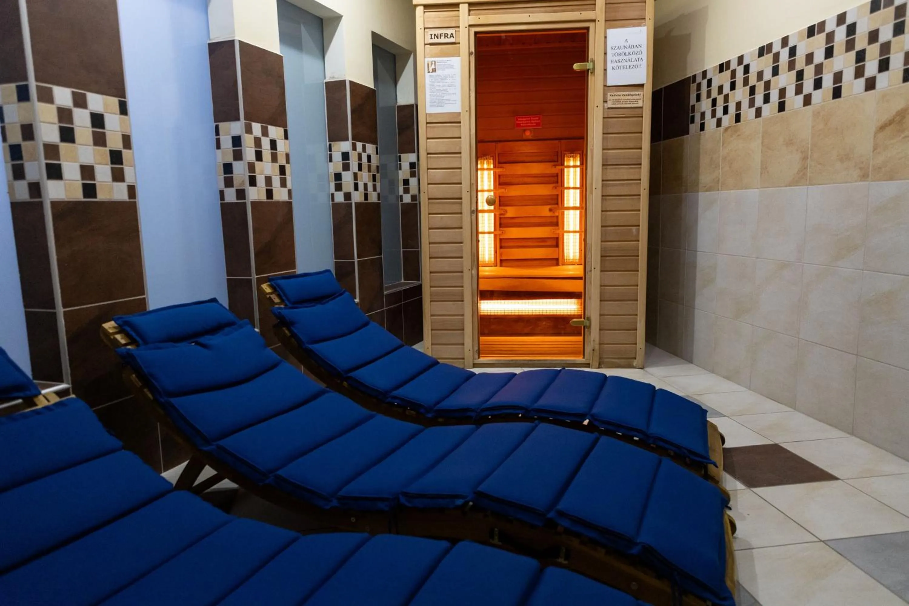 Sauna in CE Plaza Hotel