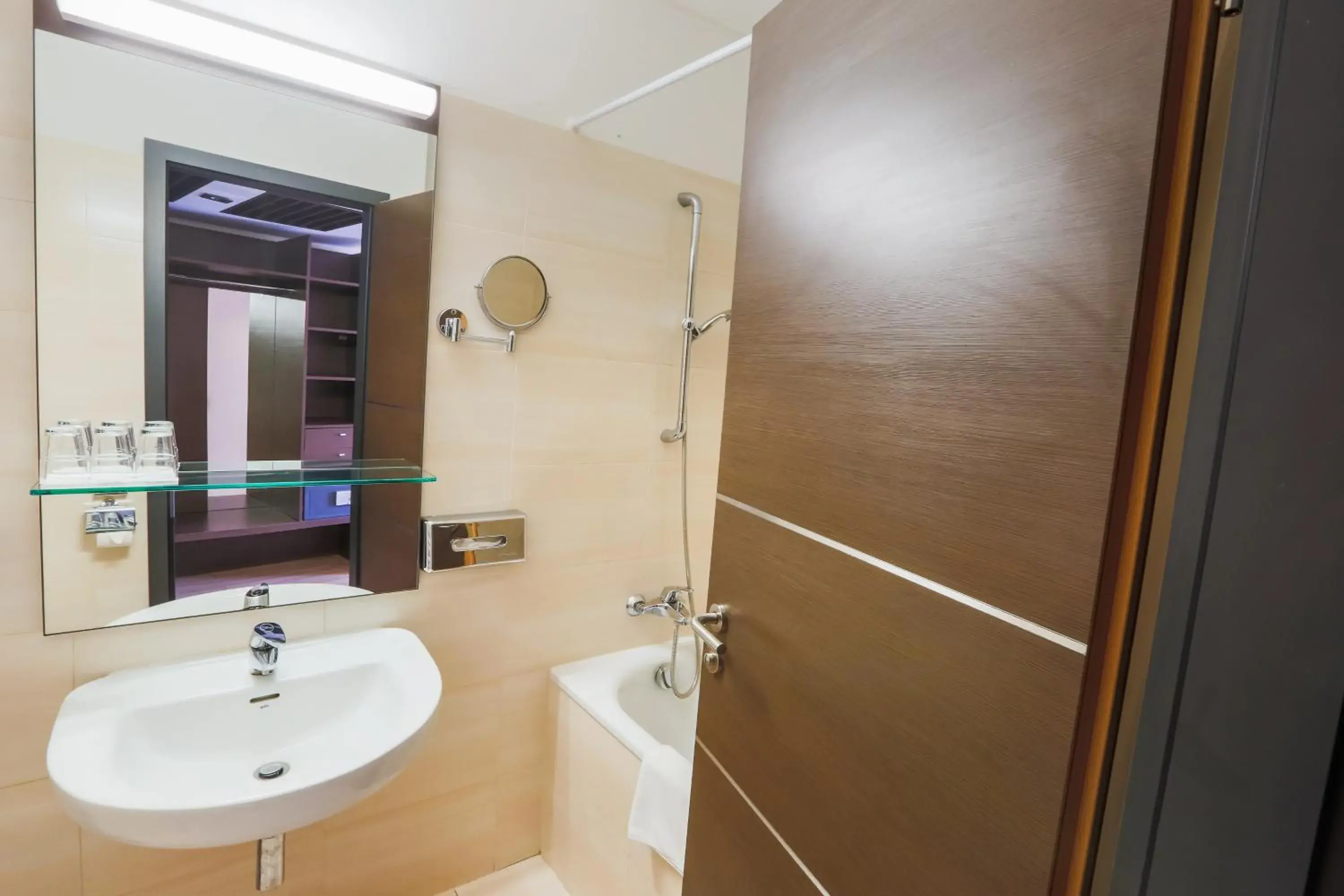 Double Room in CE Plaza Hotel Double Room in CE Plaza Hotel