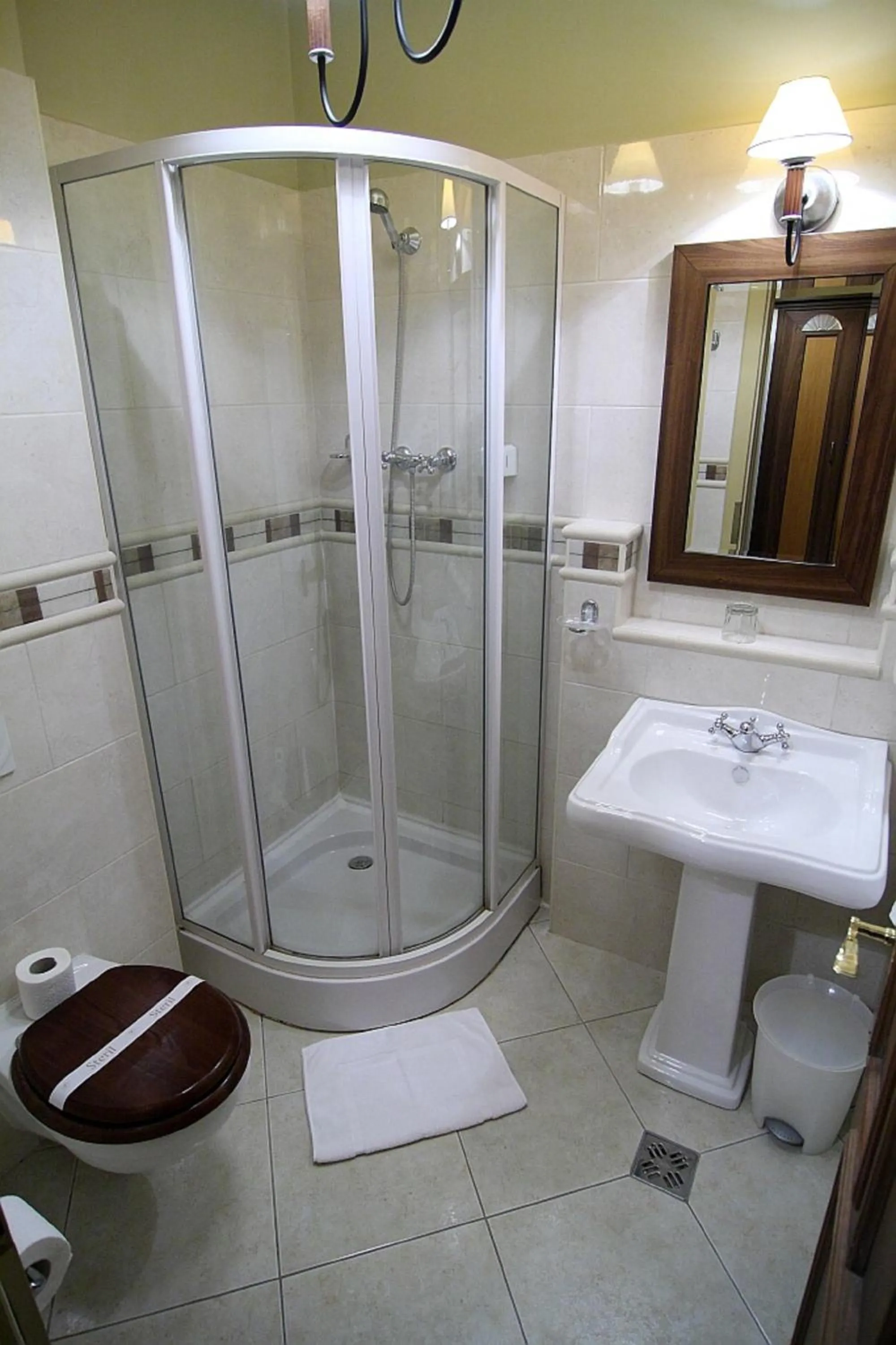 Bathroom in Öreg Miskolcz Hotel