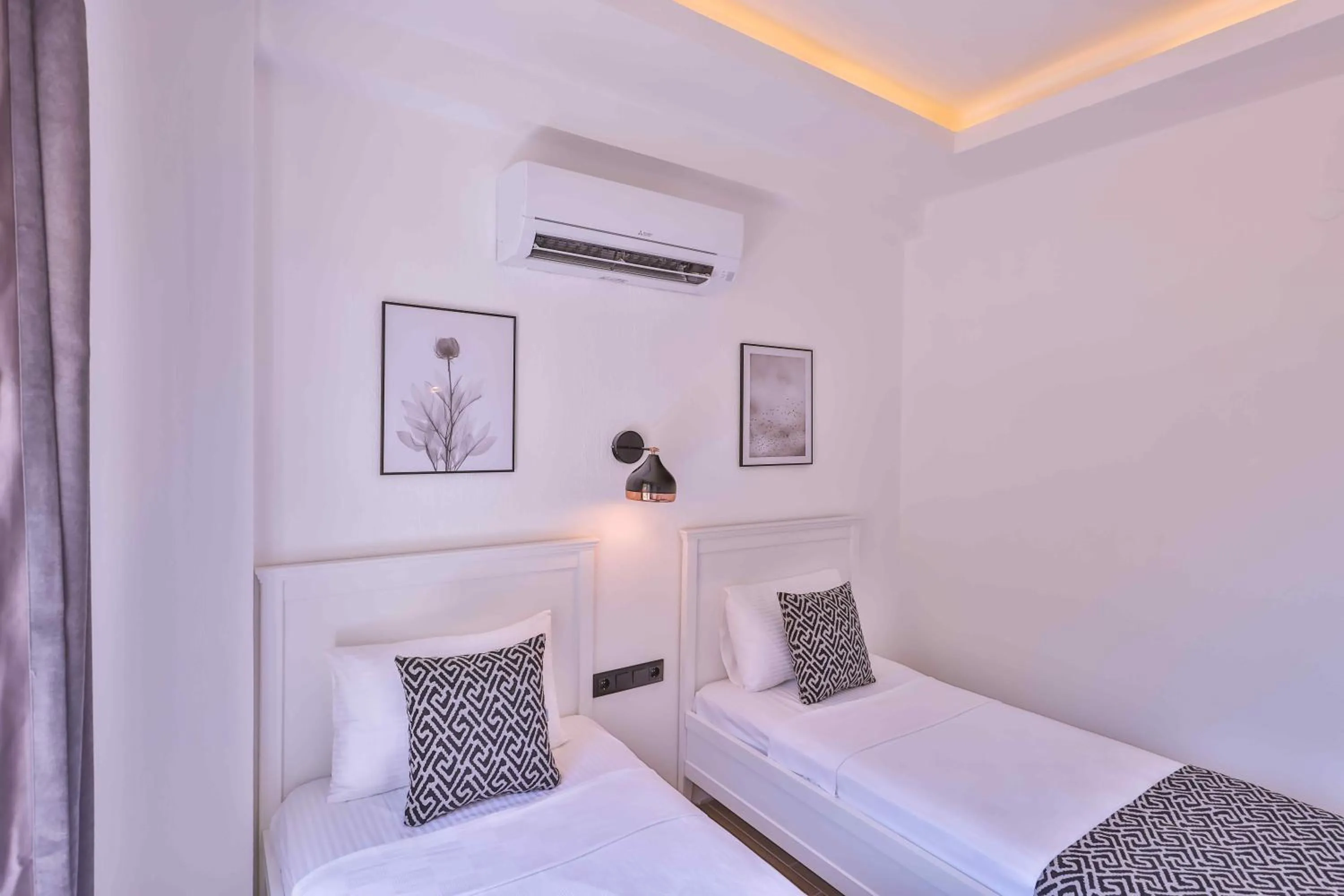 Bed in Lobelya Suites