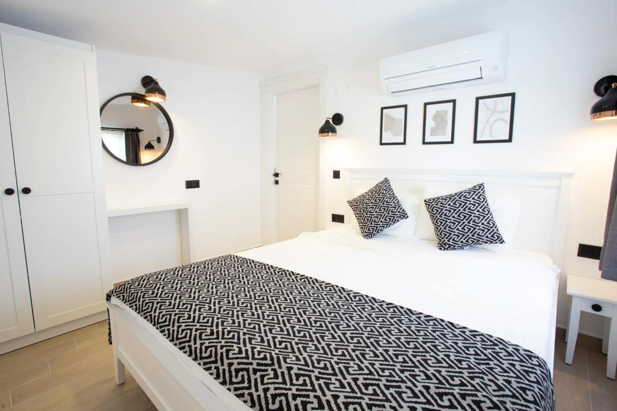 Bed in Lobelya Suites