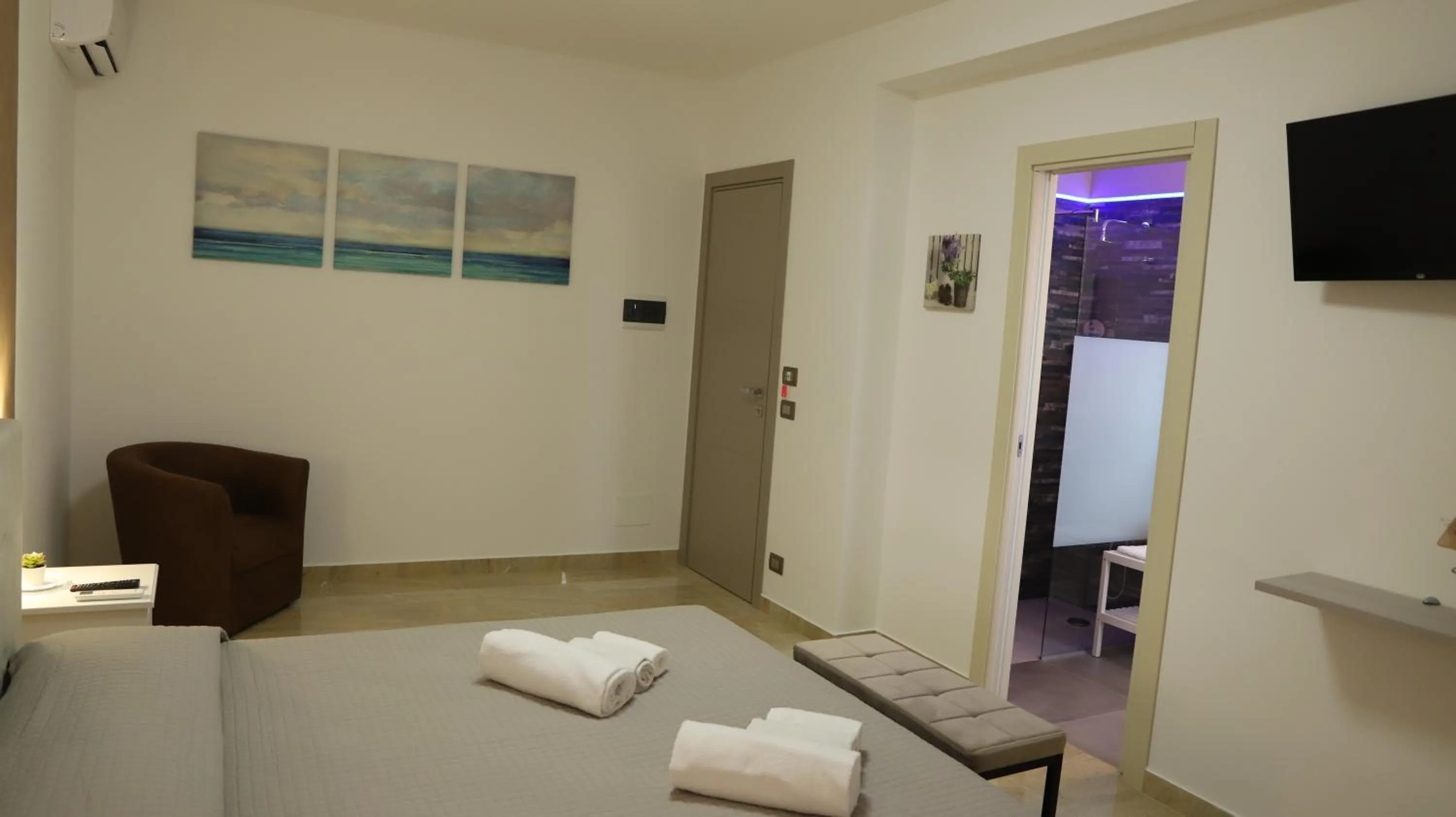 Bedroom in Avola My House B&B