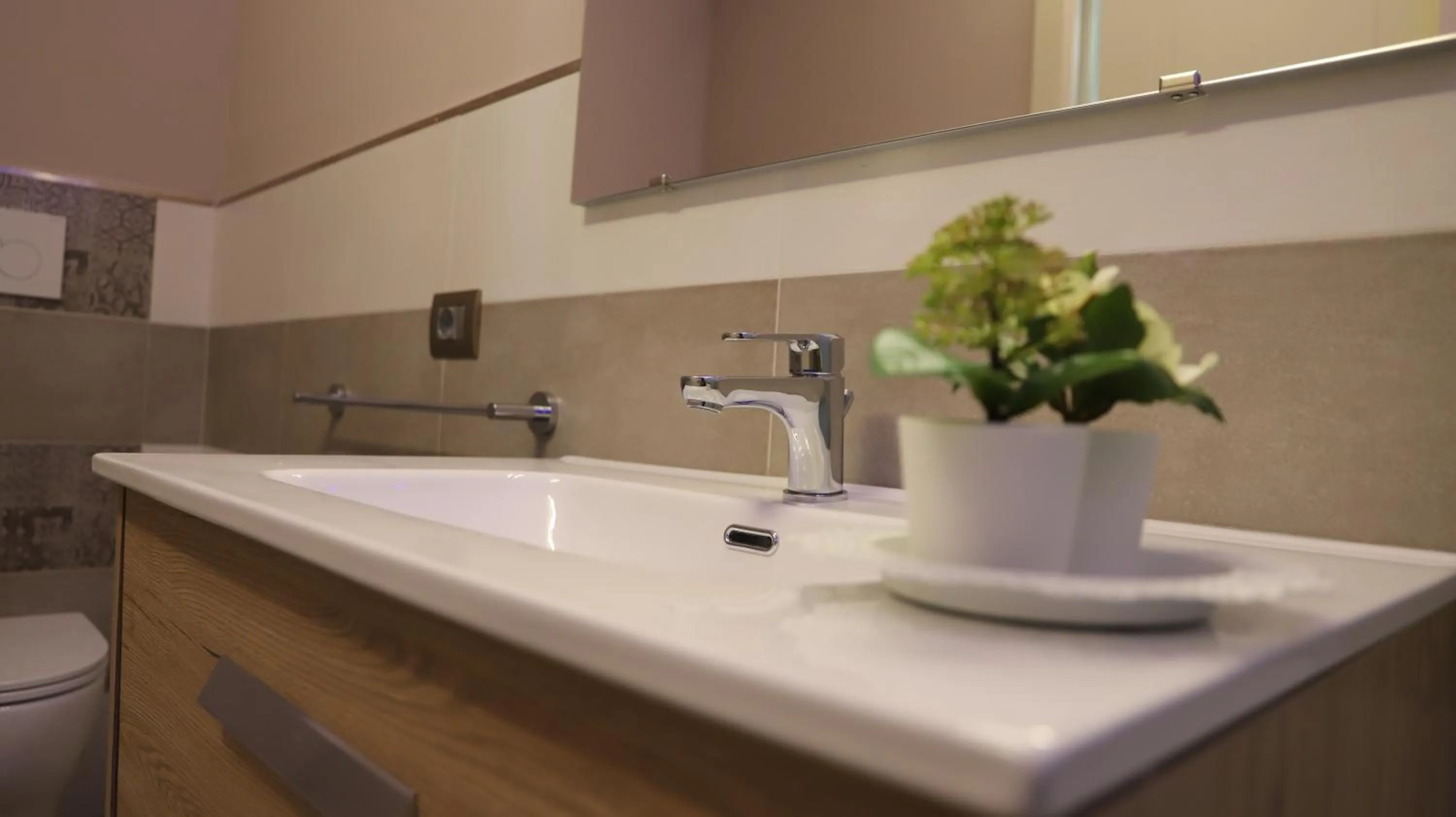 Bathroom in Avola My House B&B