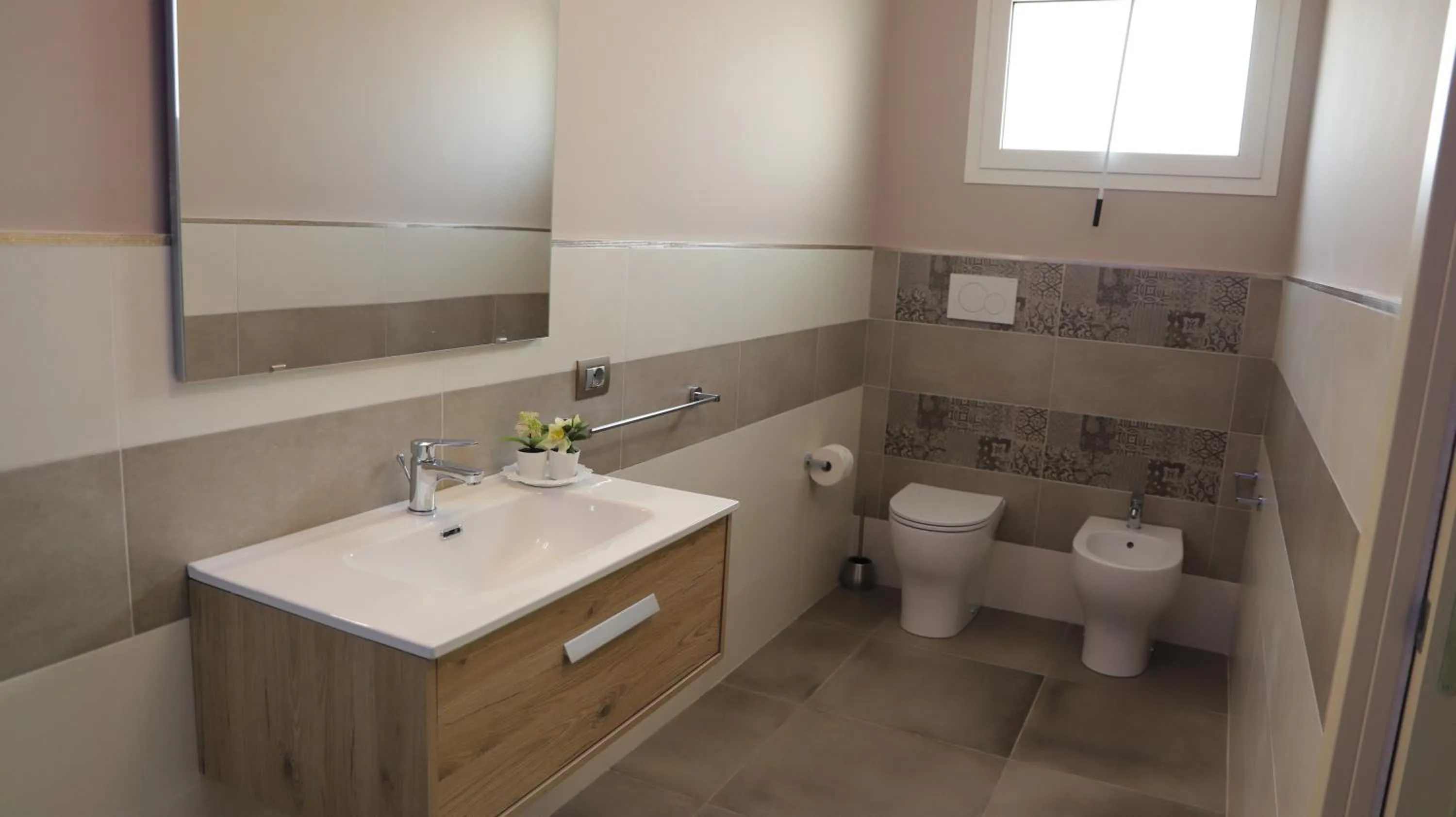 Bathroom in Avola My House B&B