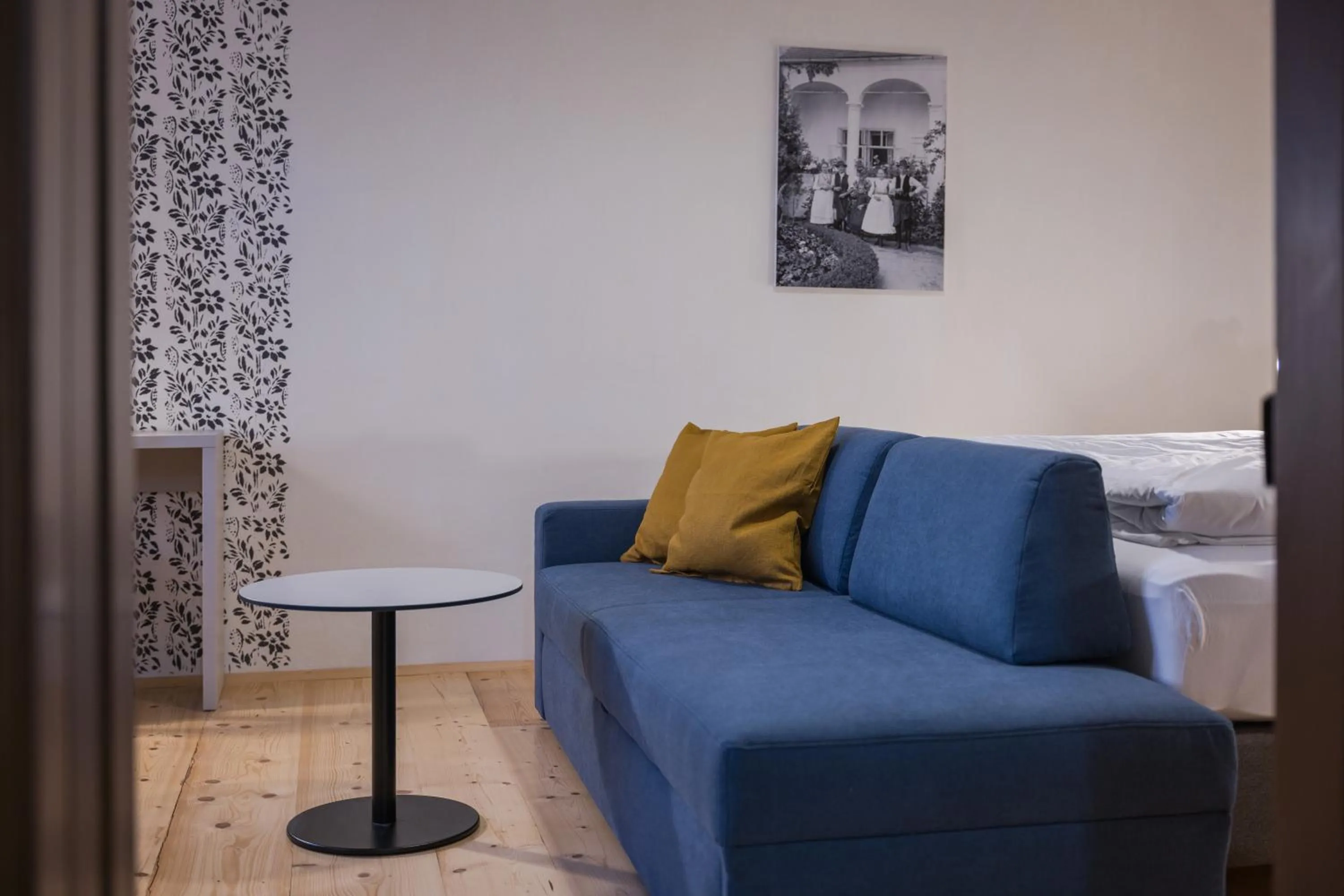 Seating area, Bed in Tschardakenhof Appartements