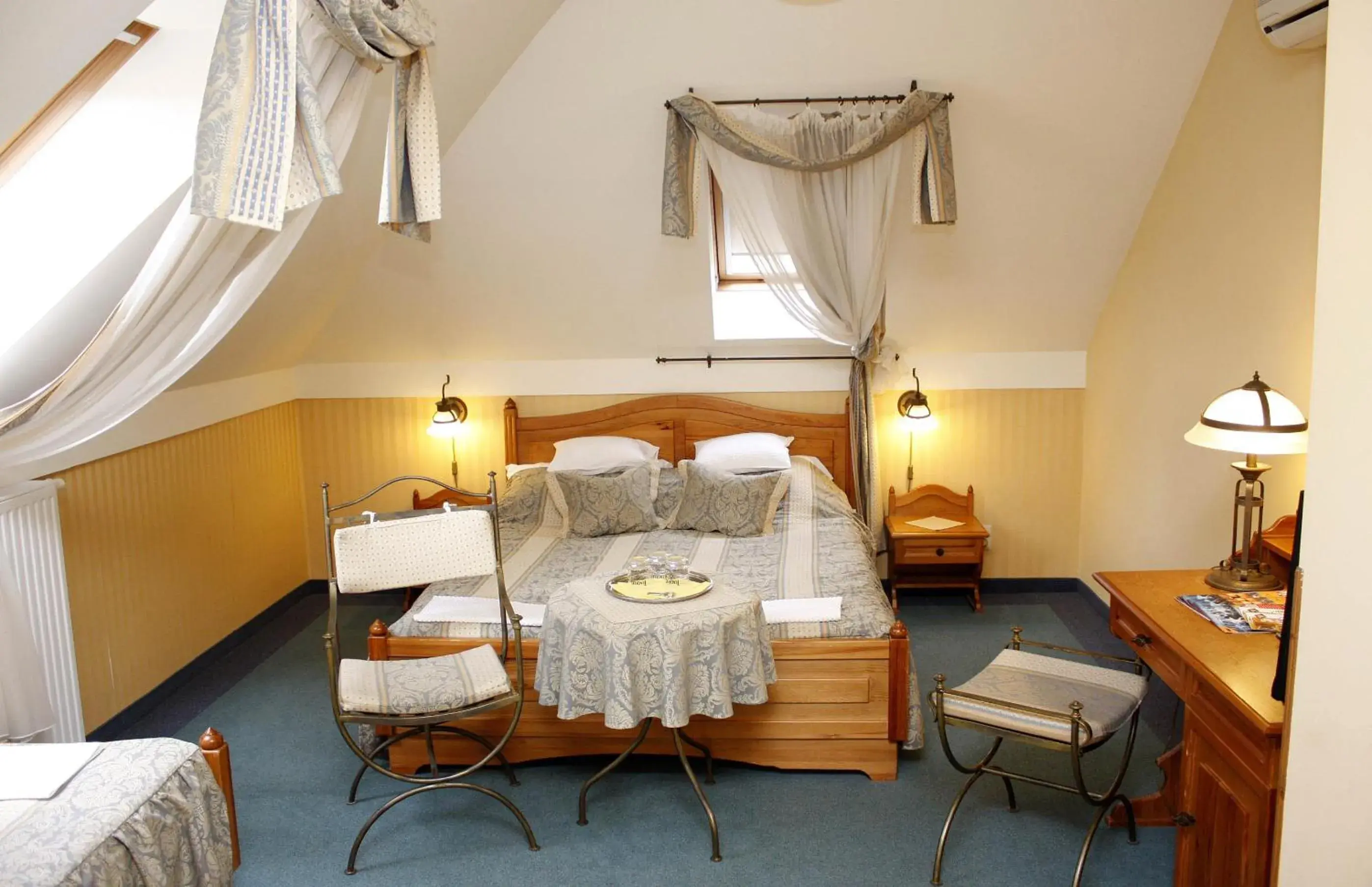 Triple Room in Lévay Villa Hotel Triple Room in Lévay Villa Hotel