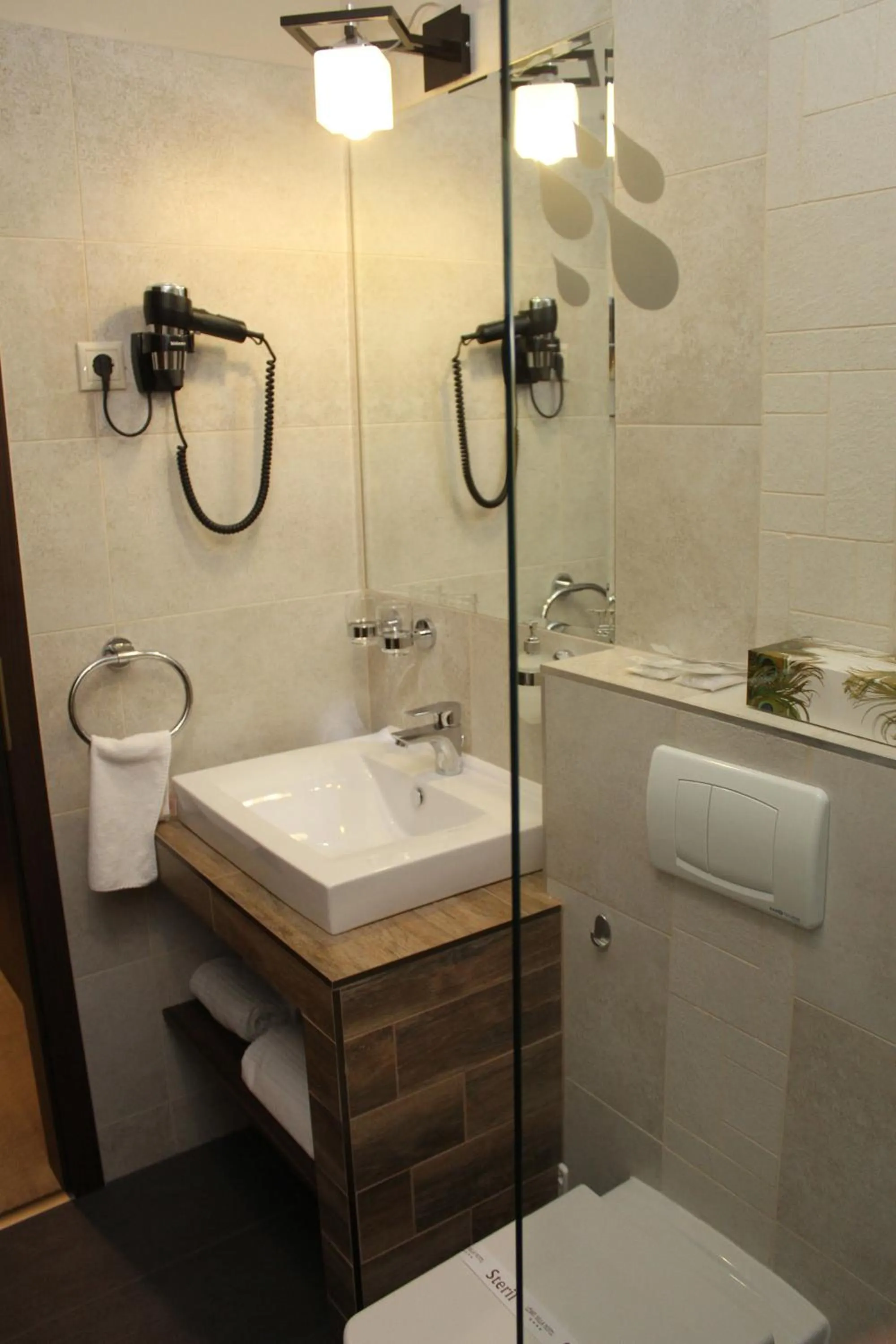 Bathroom in Lévay Villa Hotel