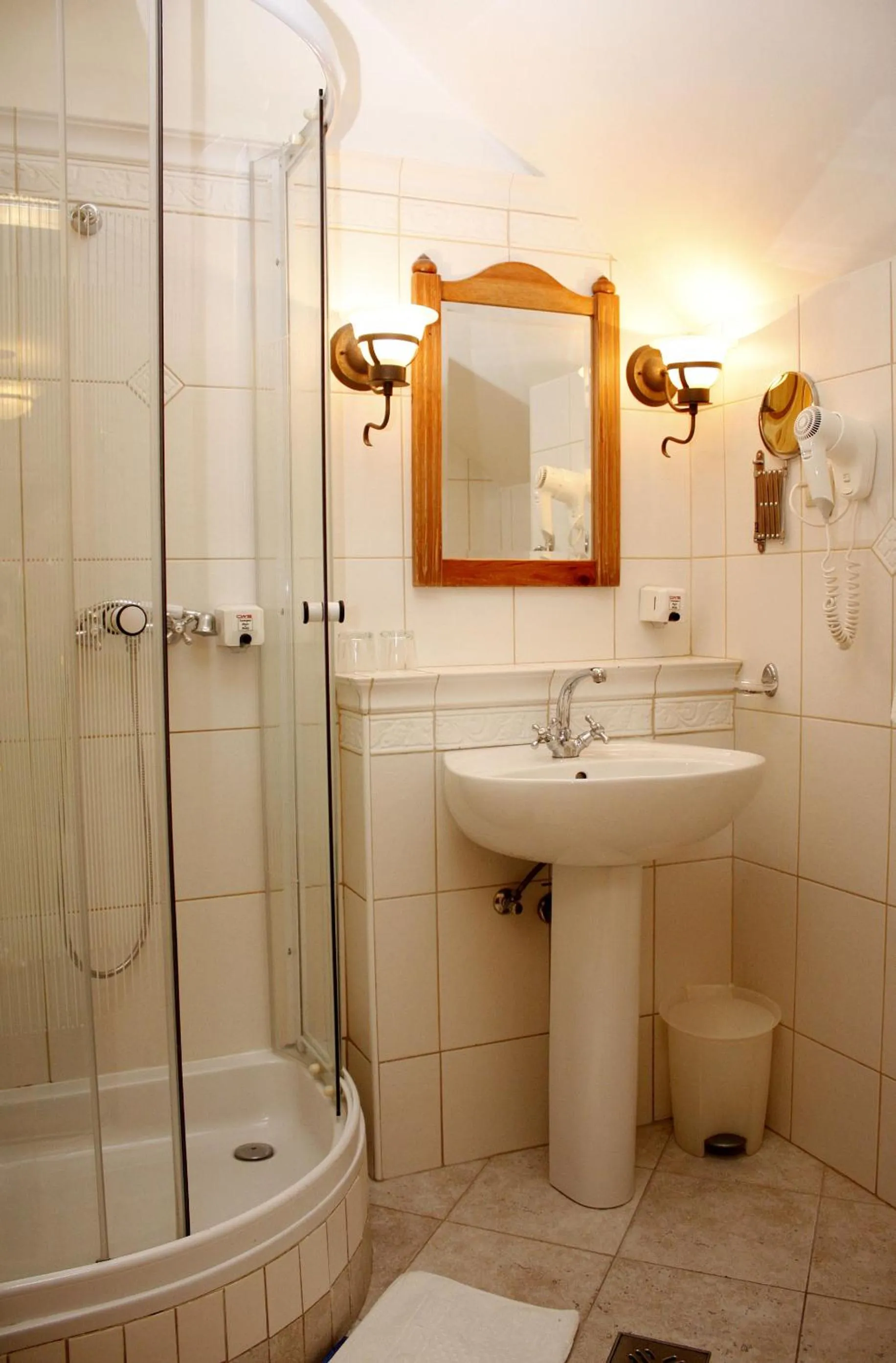 Bathroom in Lévay Villa Hotel
