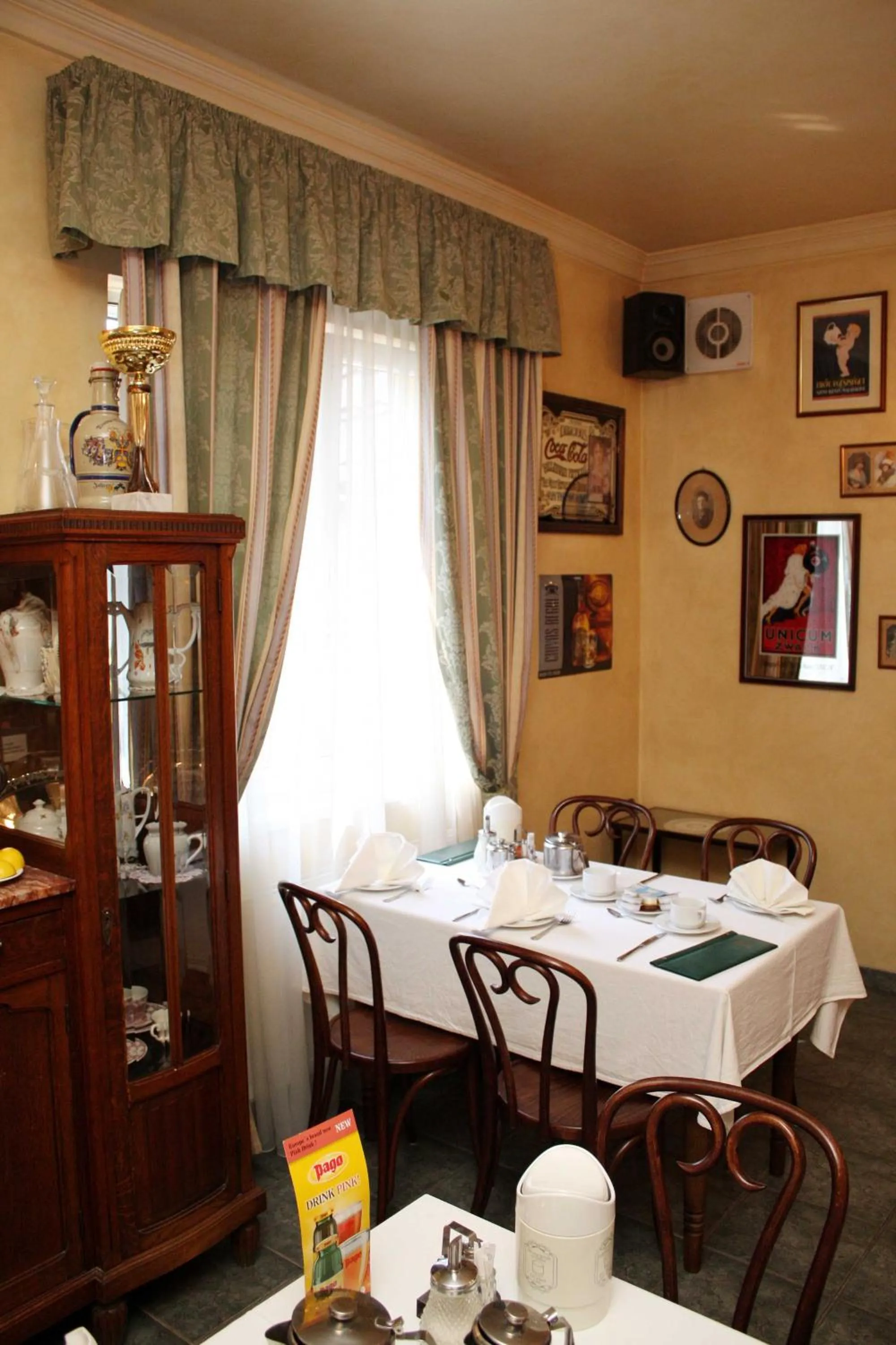 Restaurant/places to eat in Lévay Villa Hotel