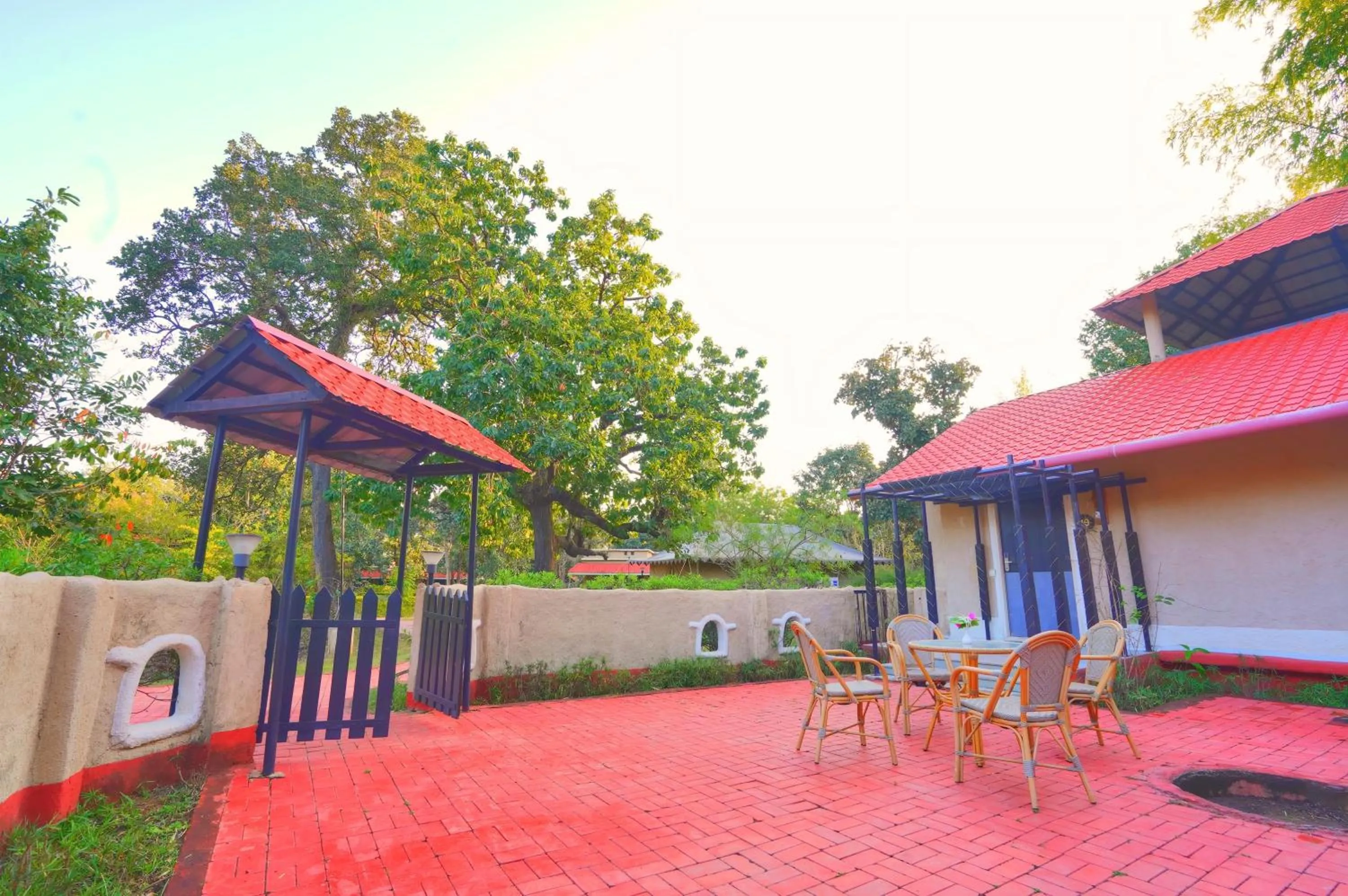 Patio in Bundela Bandhavgarh by Octave