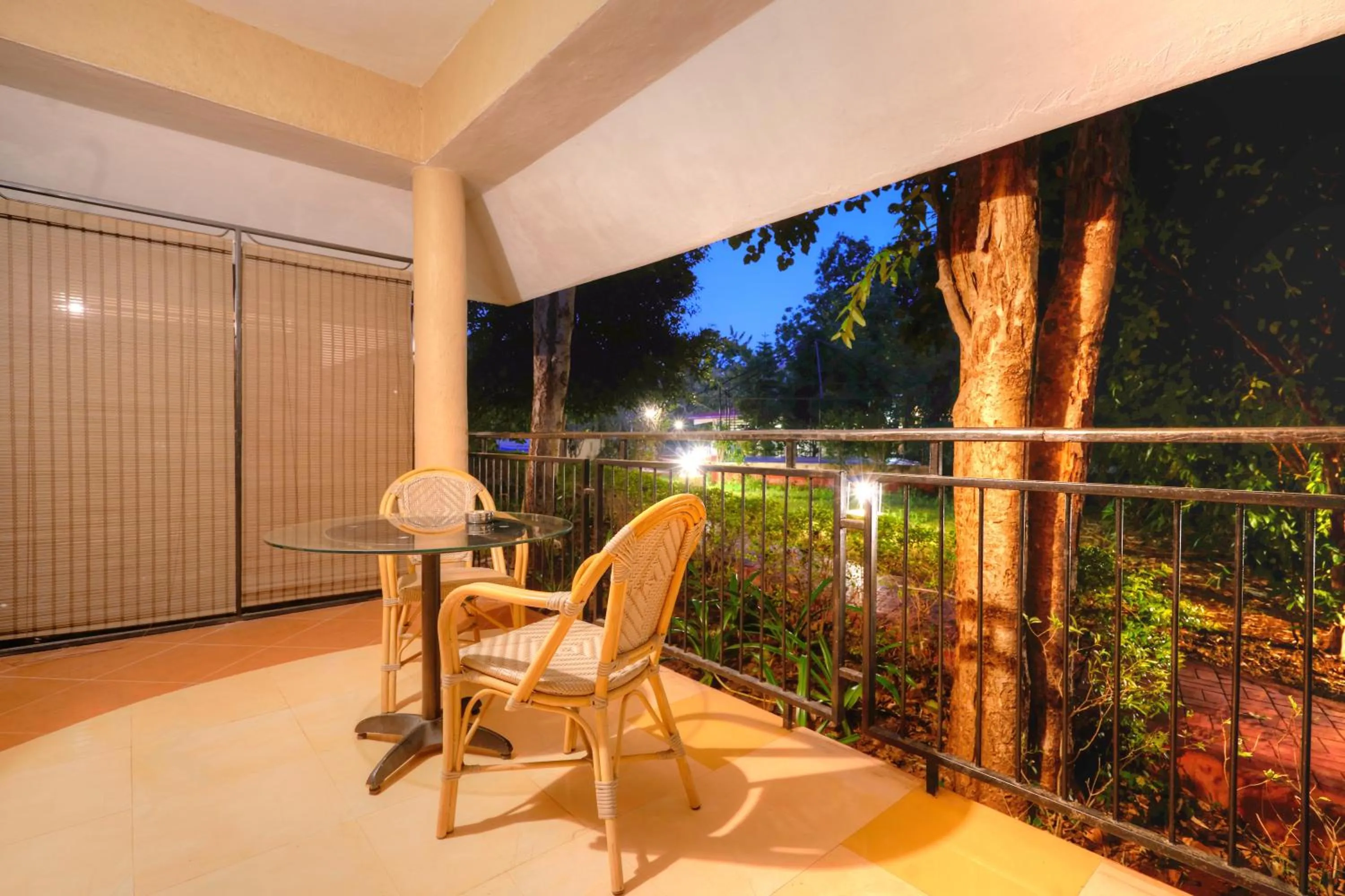 Balcony/Terrace in Bundela Bandhavgarh by Octave