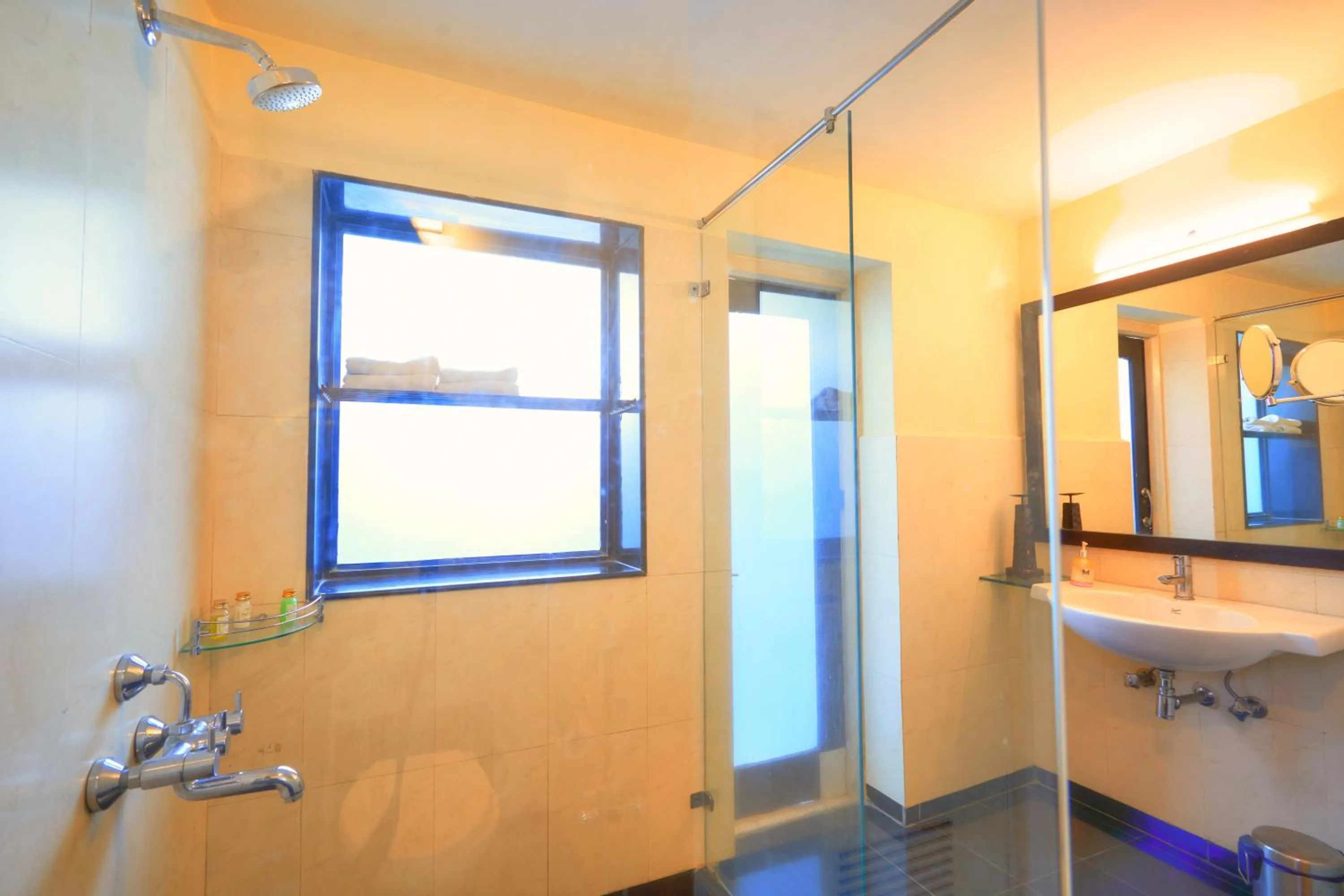 Bathroom in Bundela Bandhavgarh by Octave