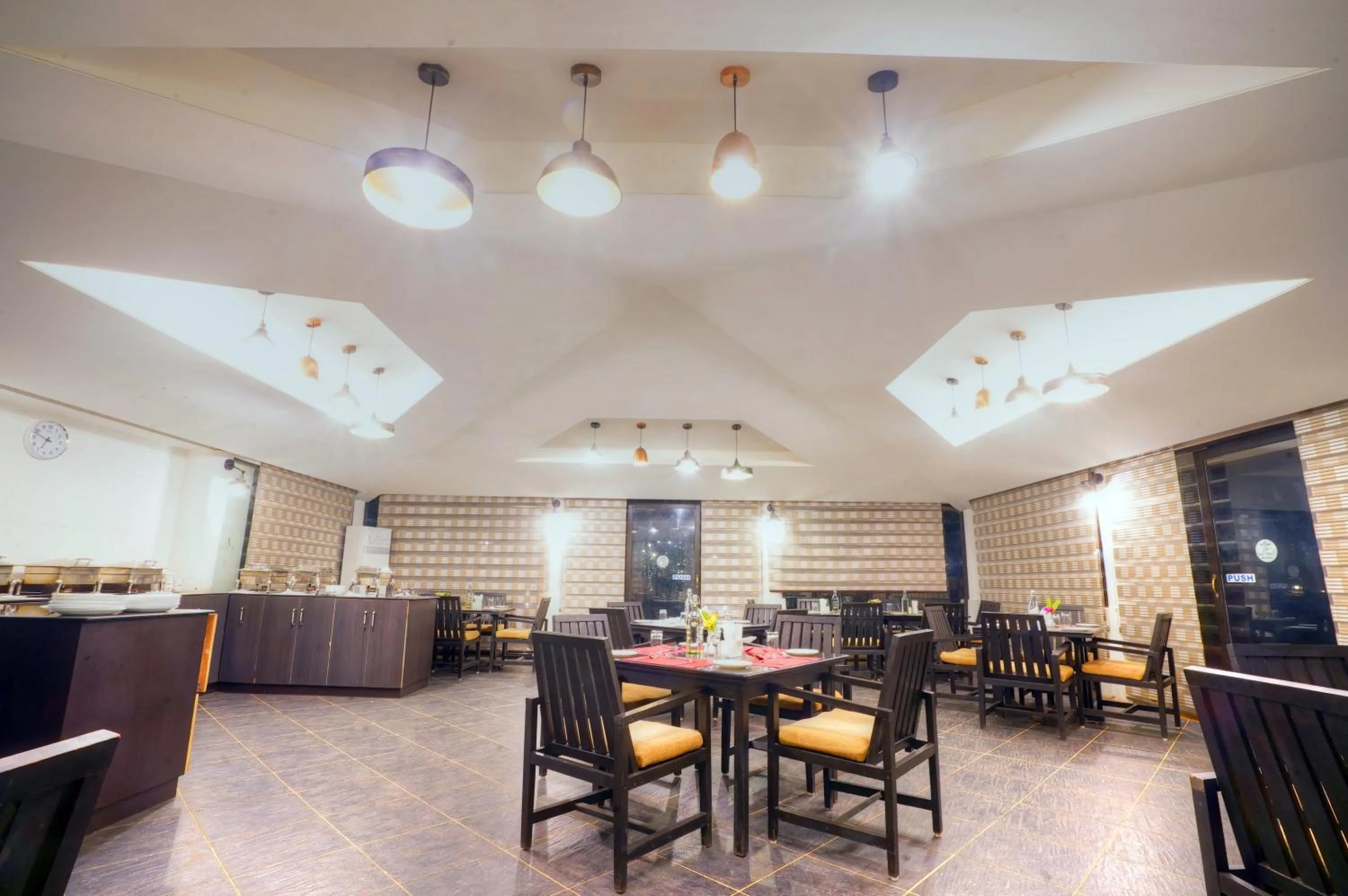 Restaurant/places to eat in Bundela Bandhavgarh by Octave