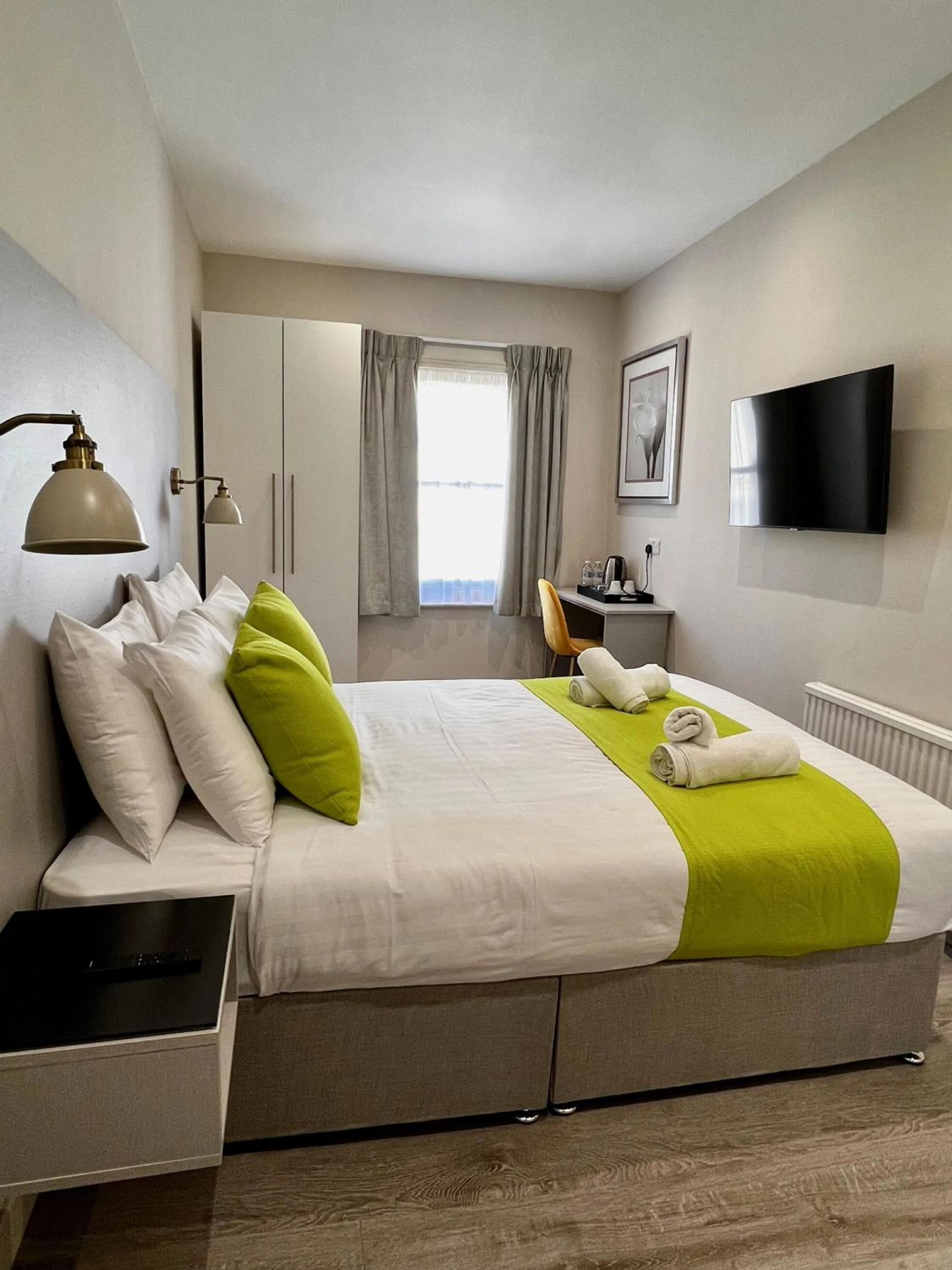 Photo of the whole room in Pearl & Pebbles Eastbourne