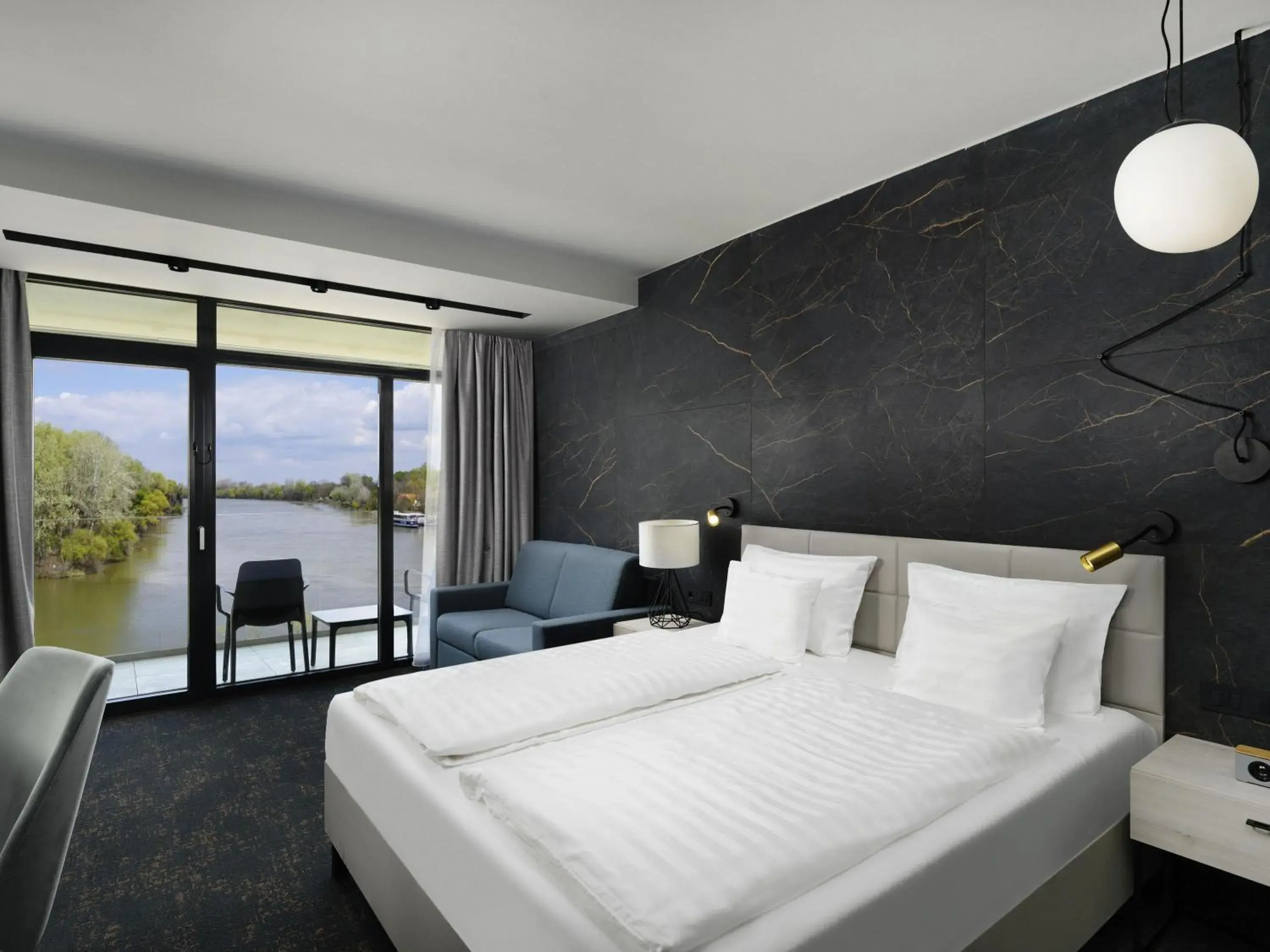 Privilege Double Room with Sofa Bed in Mercure Tokaj Center Privilege Double Room with Sofa Bed in Mercure Tokaj Center