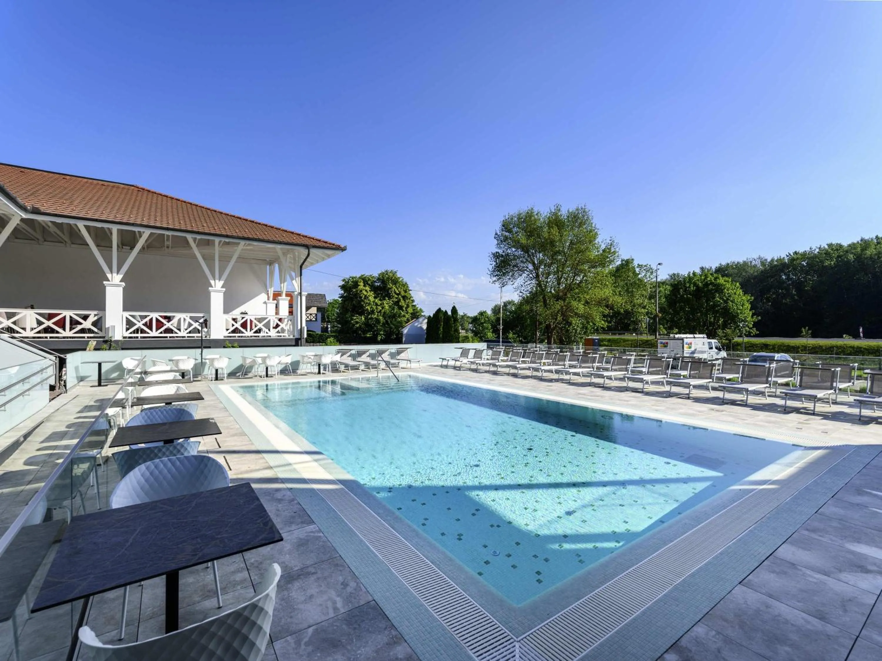 Pool view in Mercure Tokaj Center