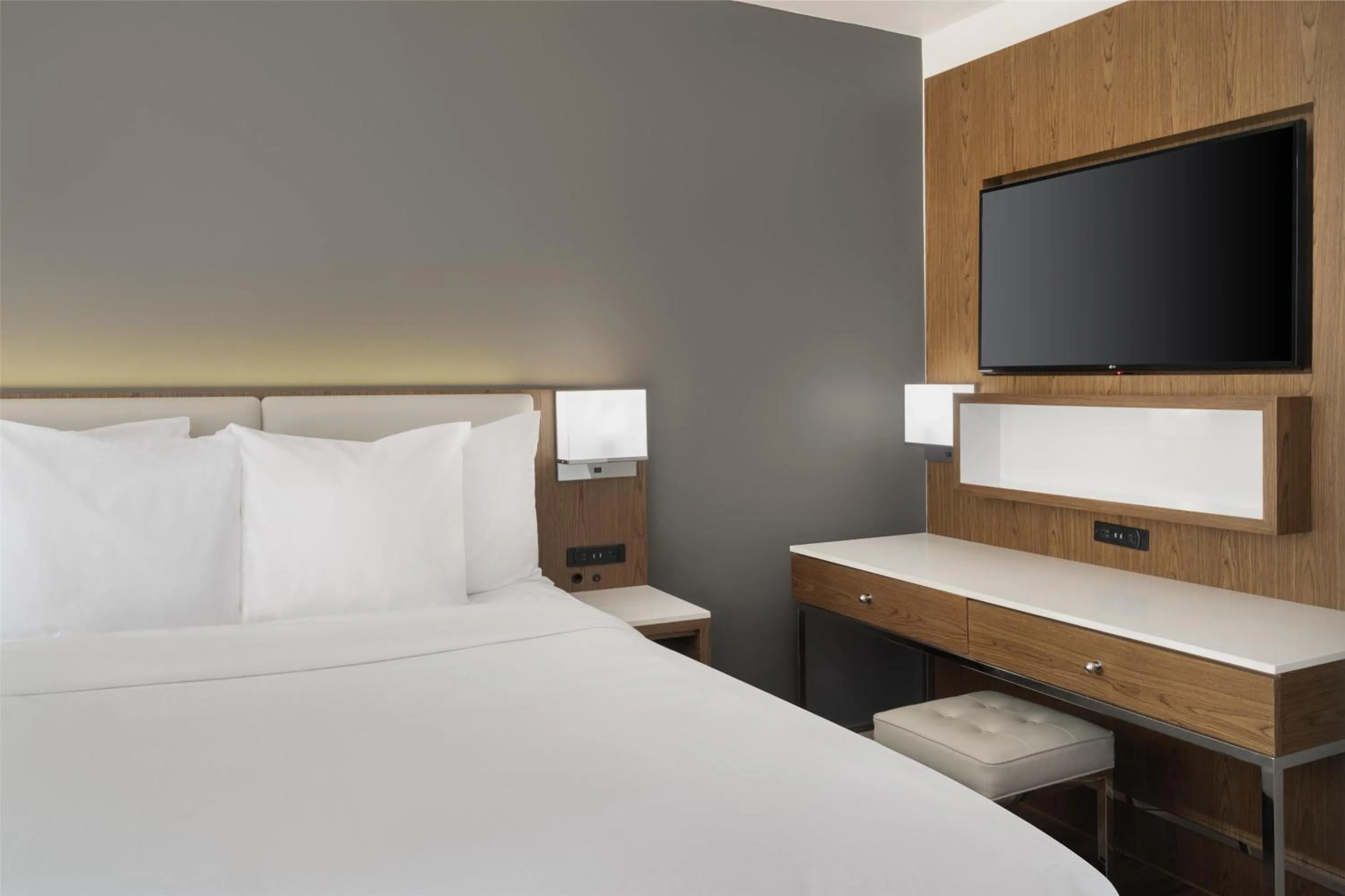 Bedroom, Bed in Best Western Premier Empire State Hotel