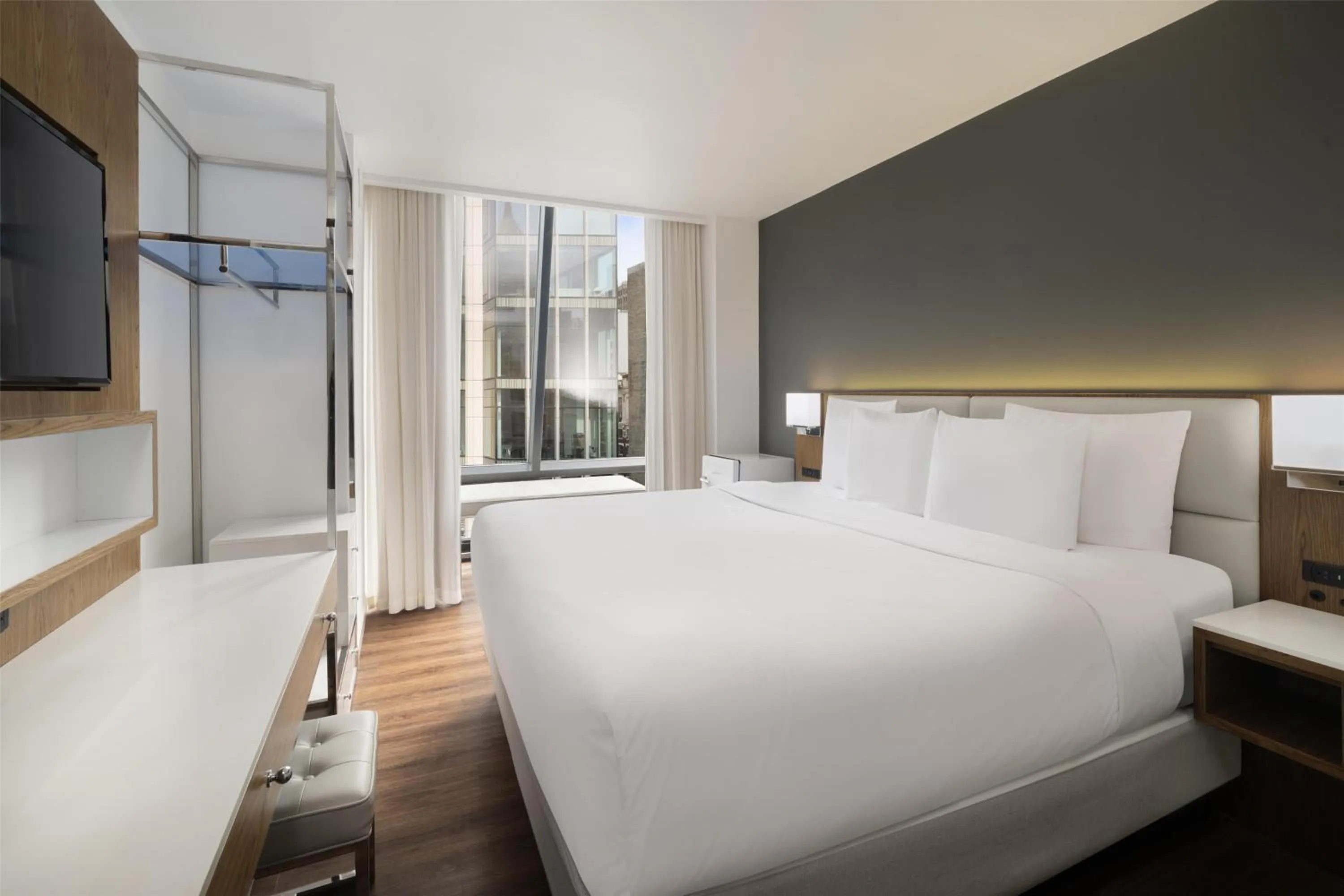 Bedroom, Bed in Best Western Premier Empire State Hotel