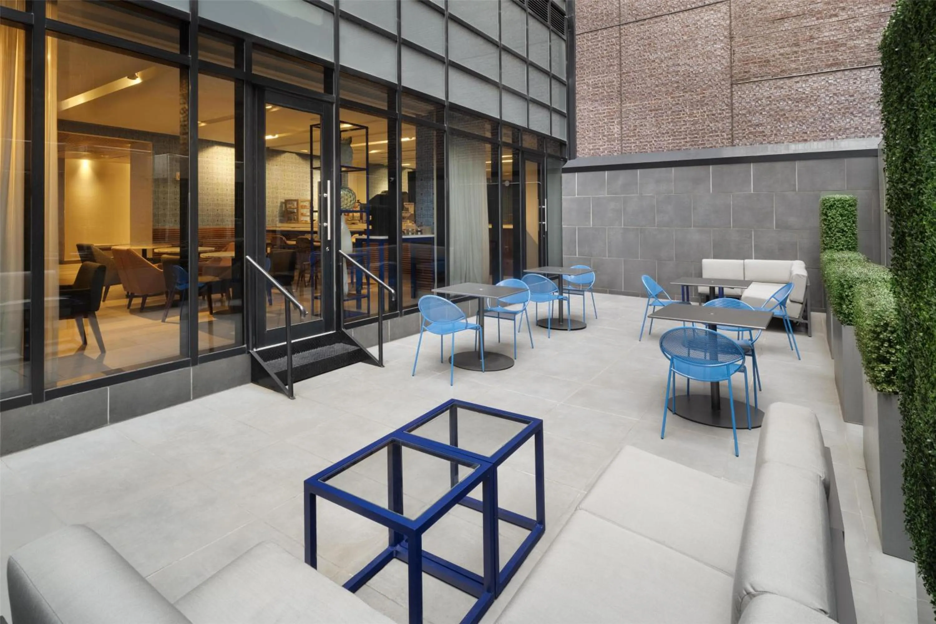 Restaurant/places to eat in Best Western Premier Empire State Hotel