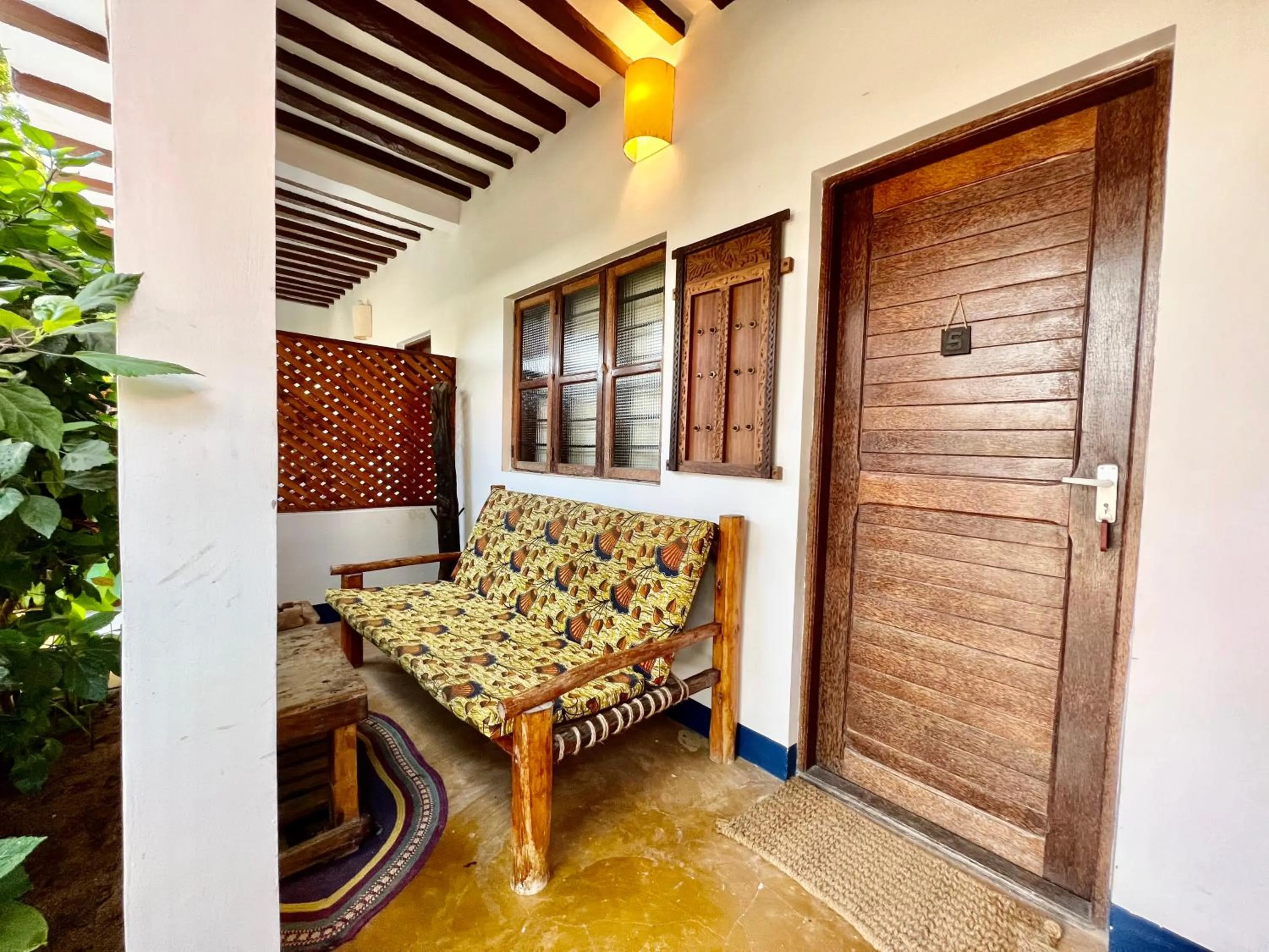 Chikachika Beach B&B