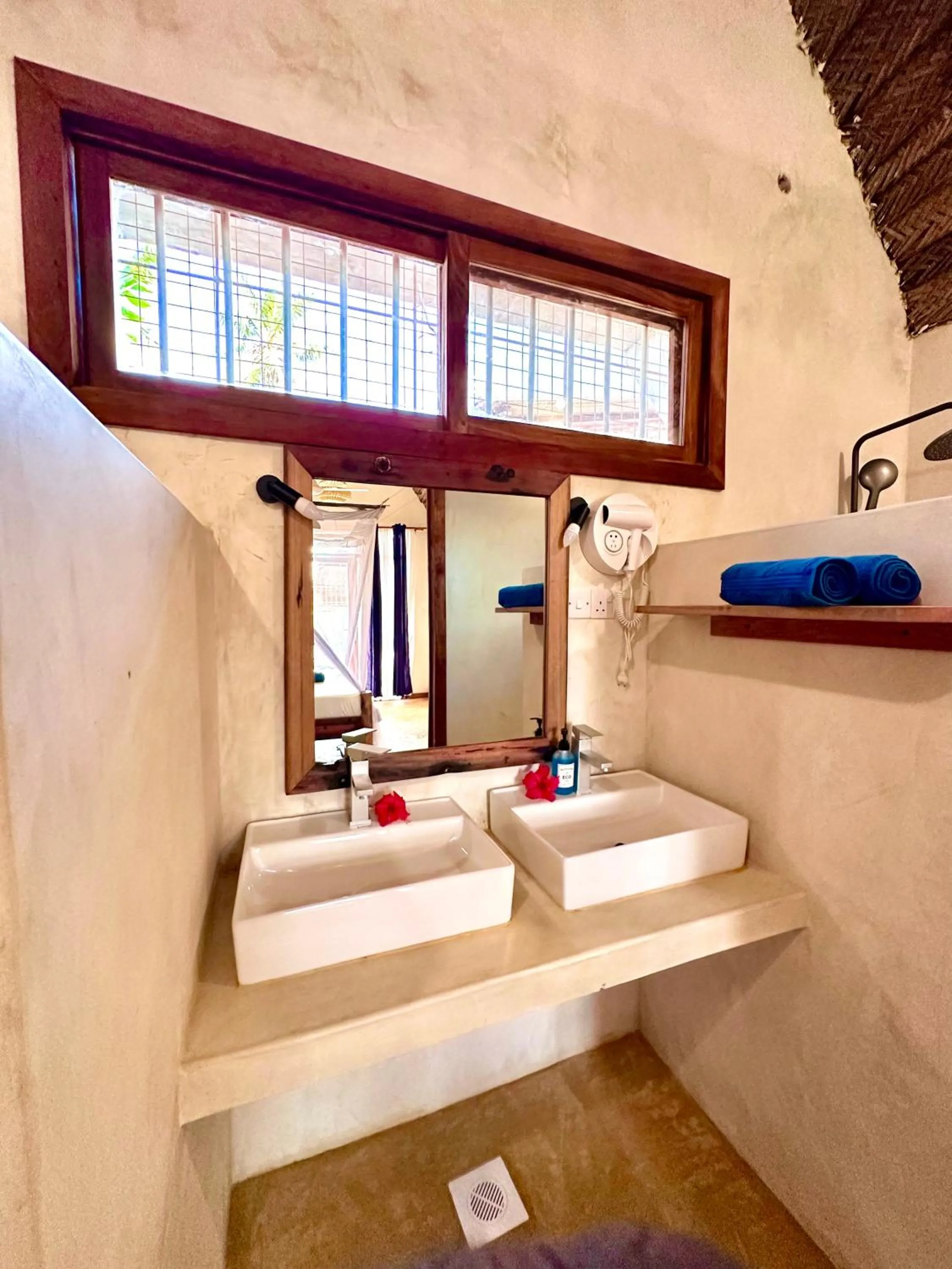 Chikachika Beach B&B