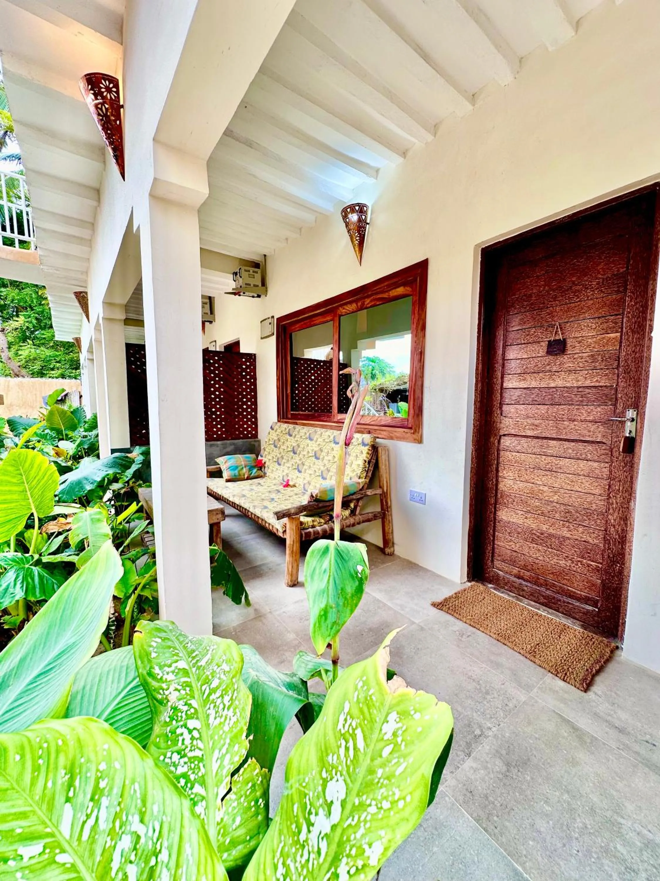 Chikachika Beach B&B