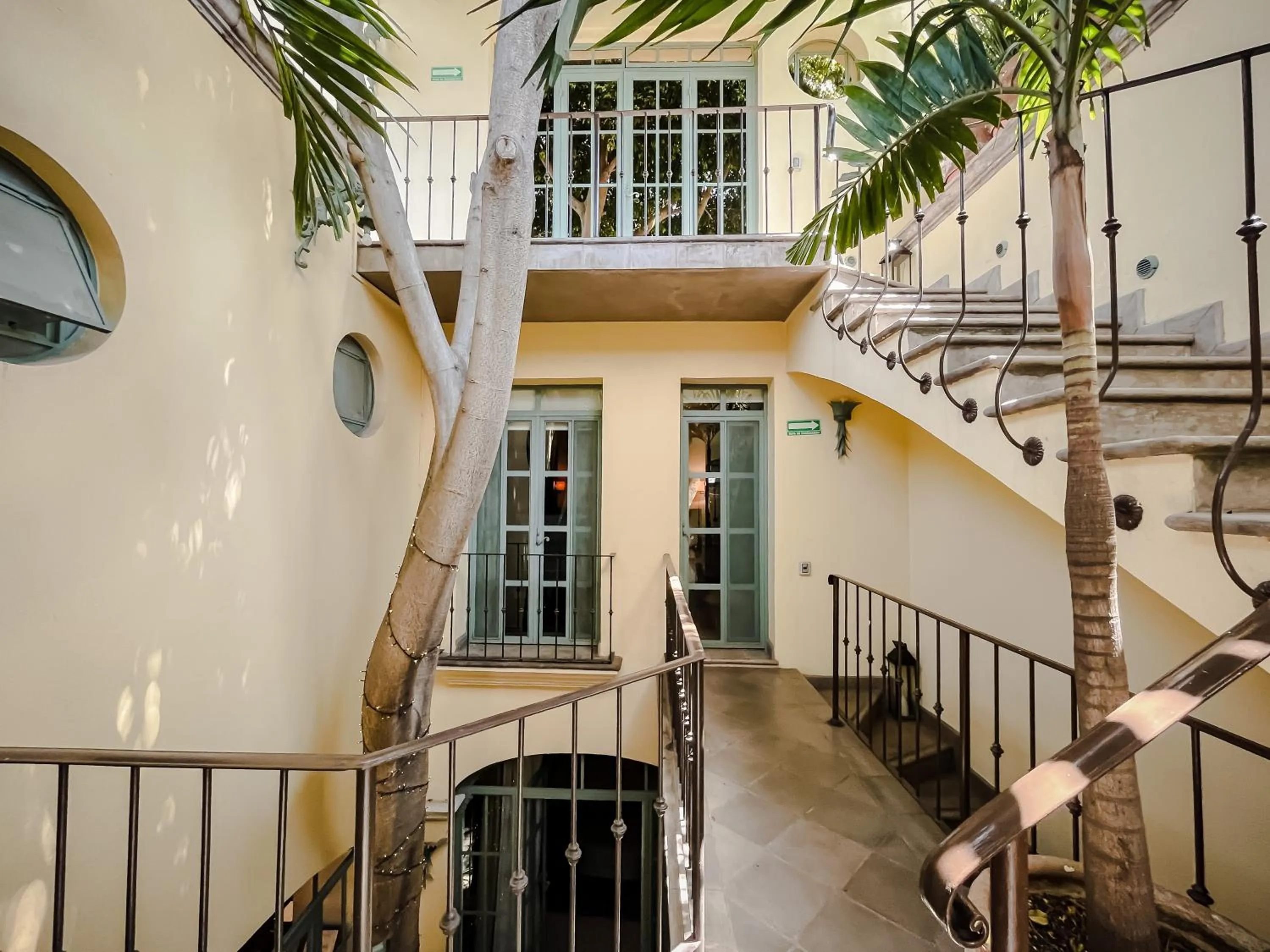 Property building in Casa Florida