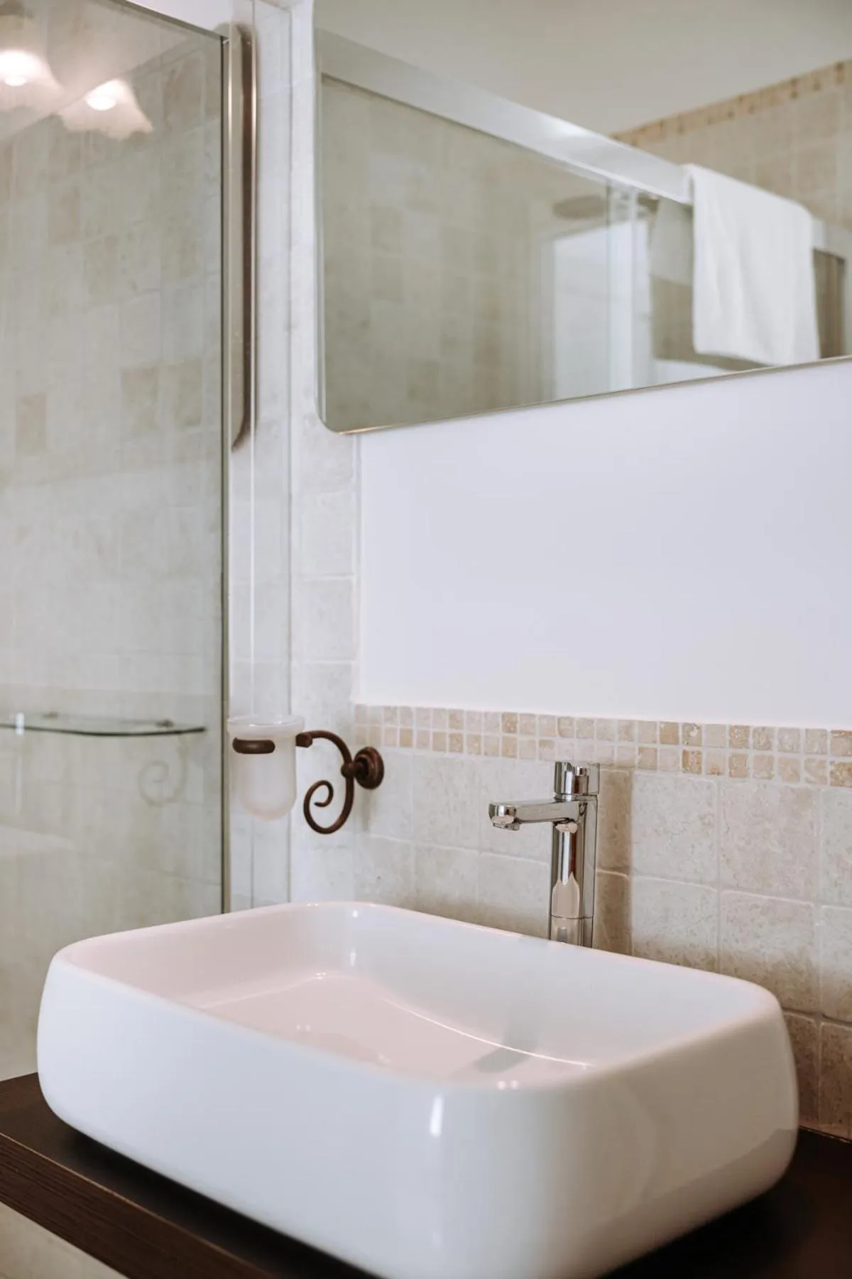 Bathroom in Lamare cucina e dimore