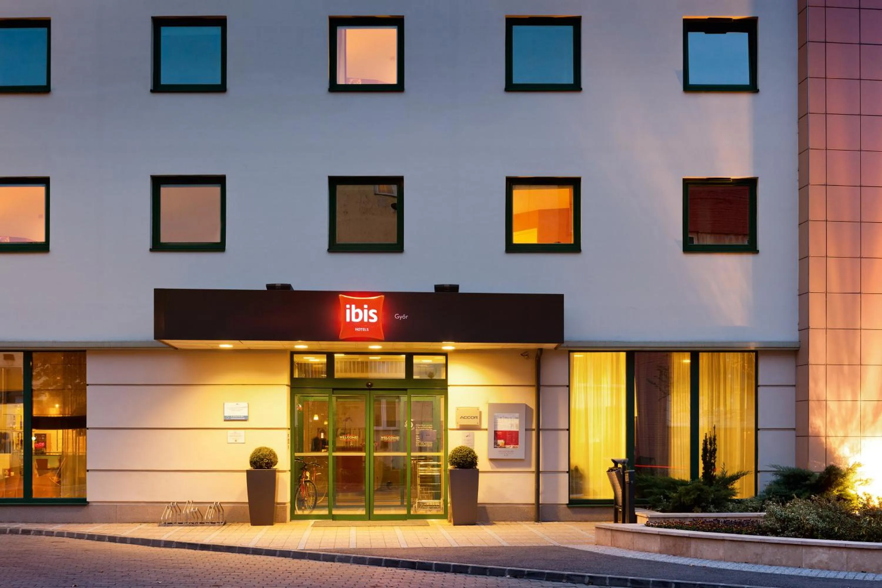 Facade/entrance in Ibis Győr