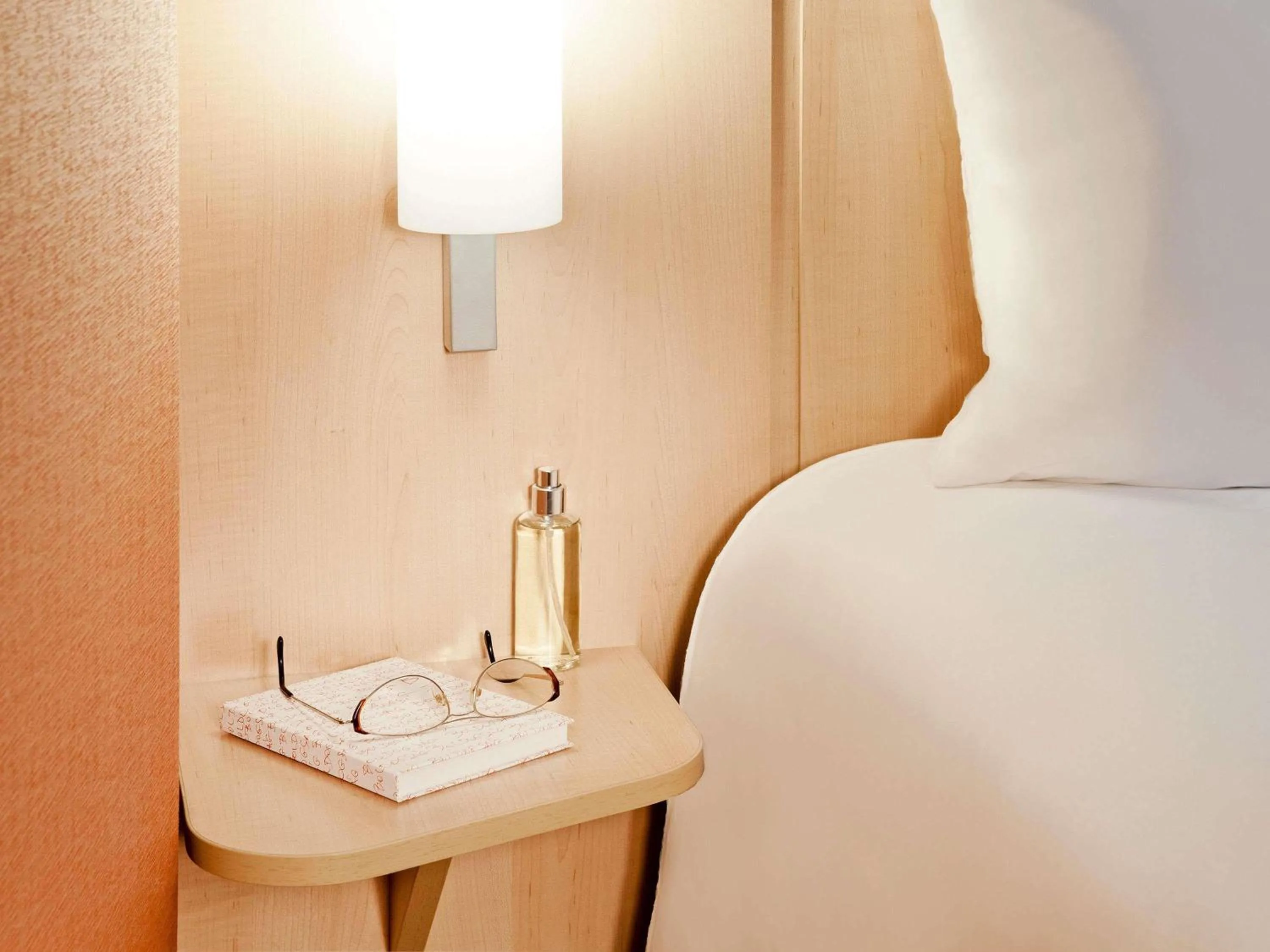 Bedroom, Bed in Ibis Győr