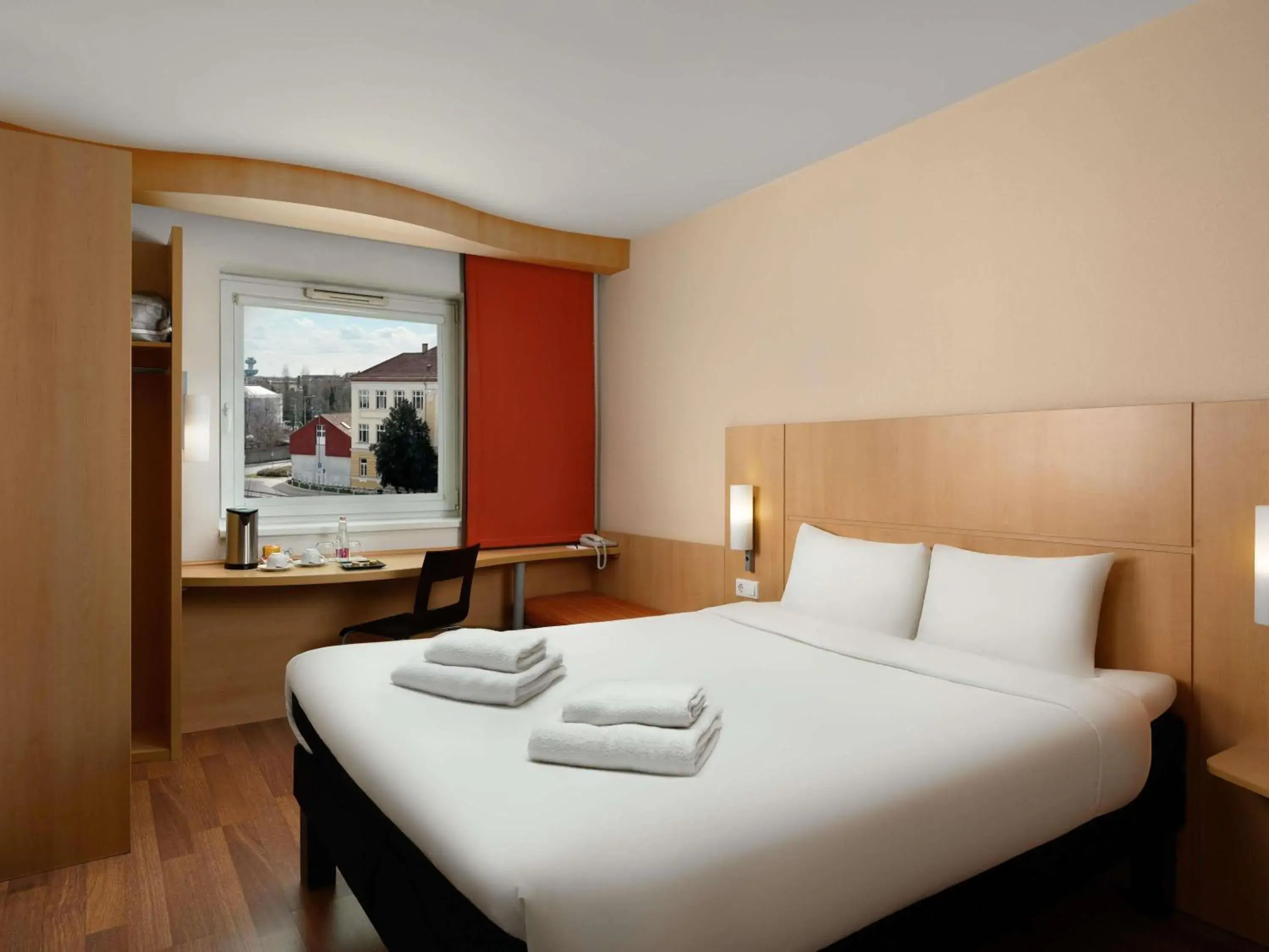 Room with 1 double bed in Ibis Győr Room with 1 double bed in Ibis Győr