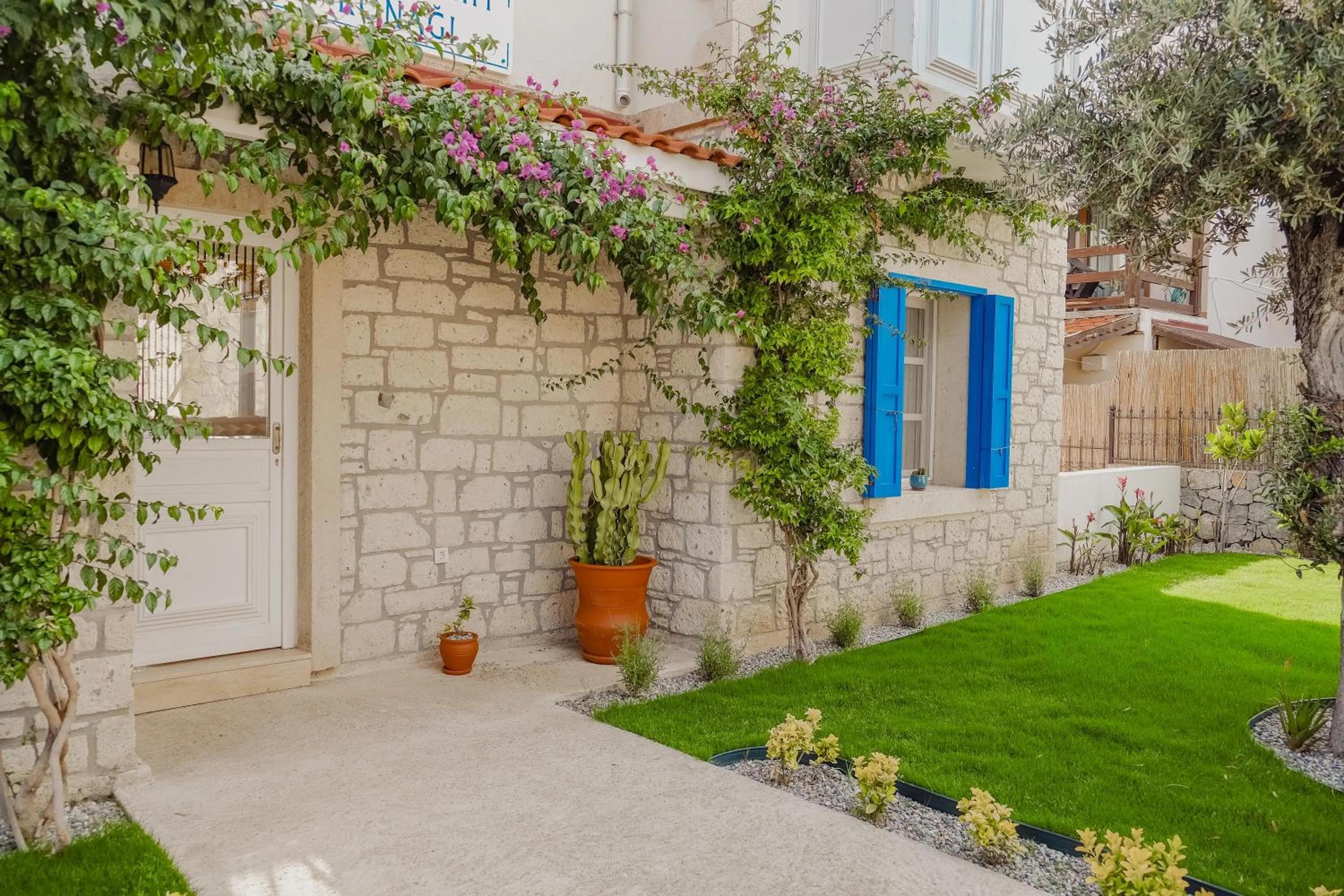 Facade/entrance in Alacati Fora Bella