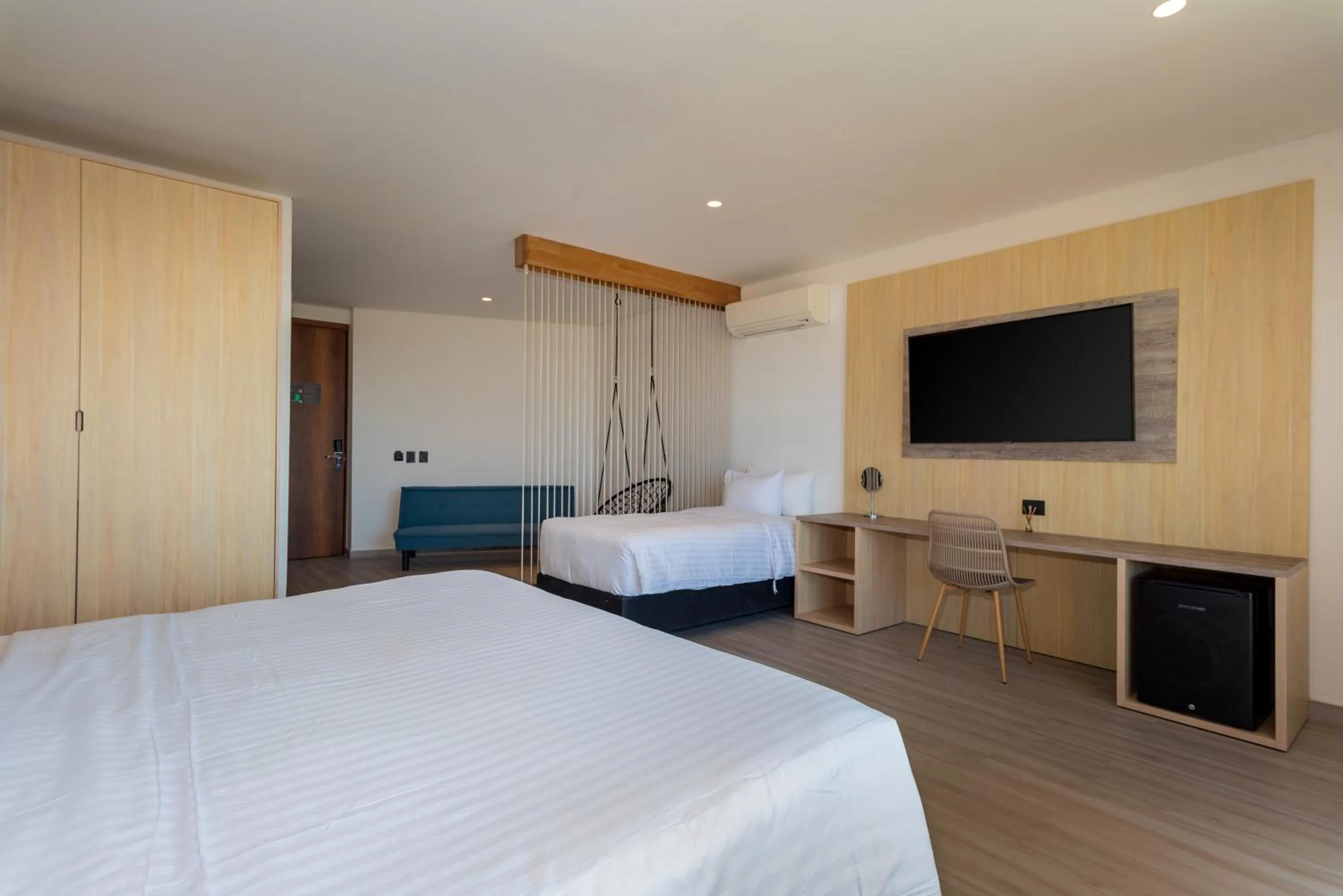 Bed in Sea Avenue Hotel