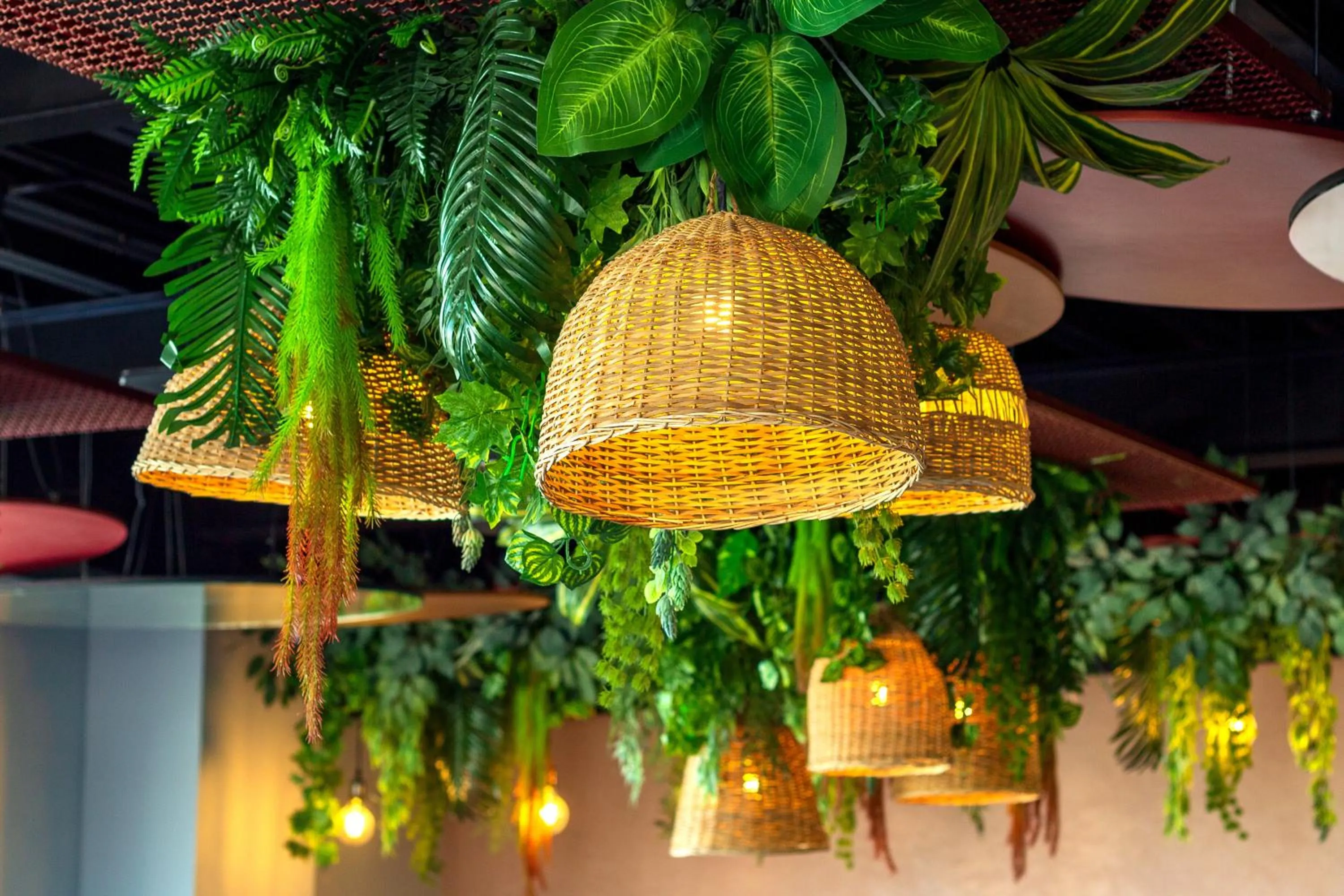 Restaurant/places to eat in Sea Avenue Hotel