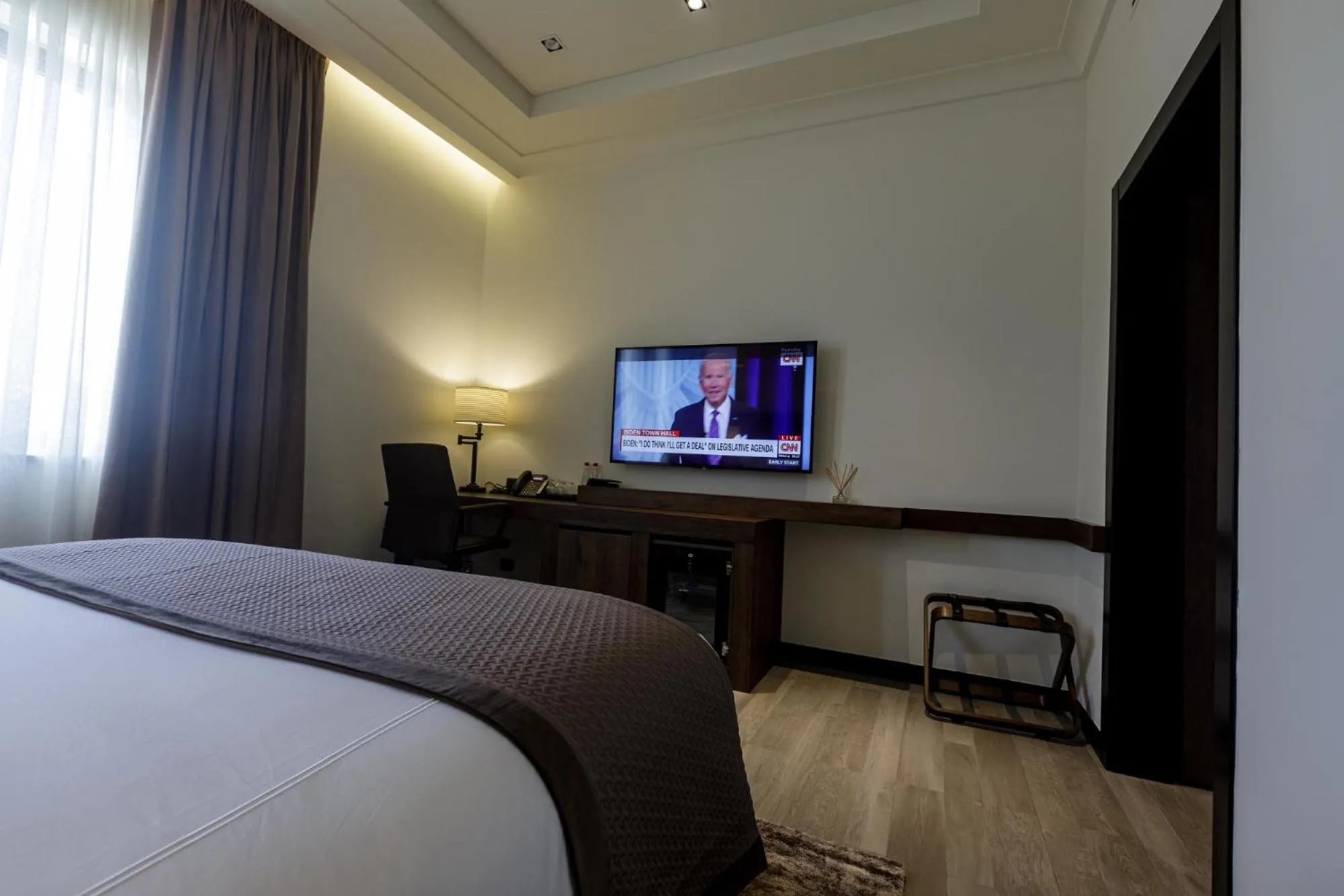 TV and multimedia, Bed in D'avenue Boutique Hotel Accra