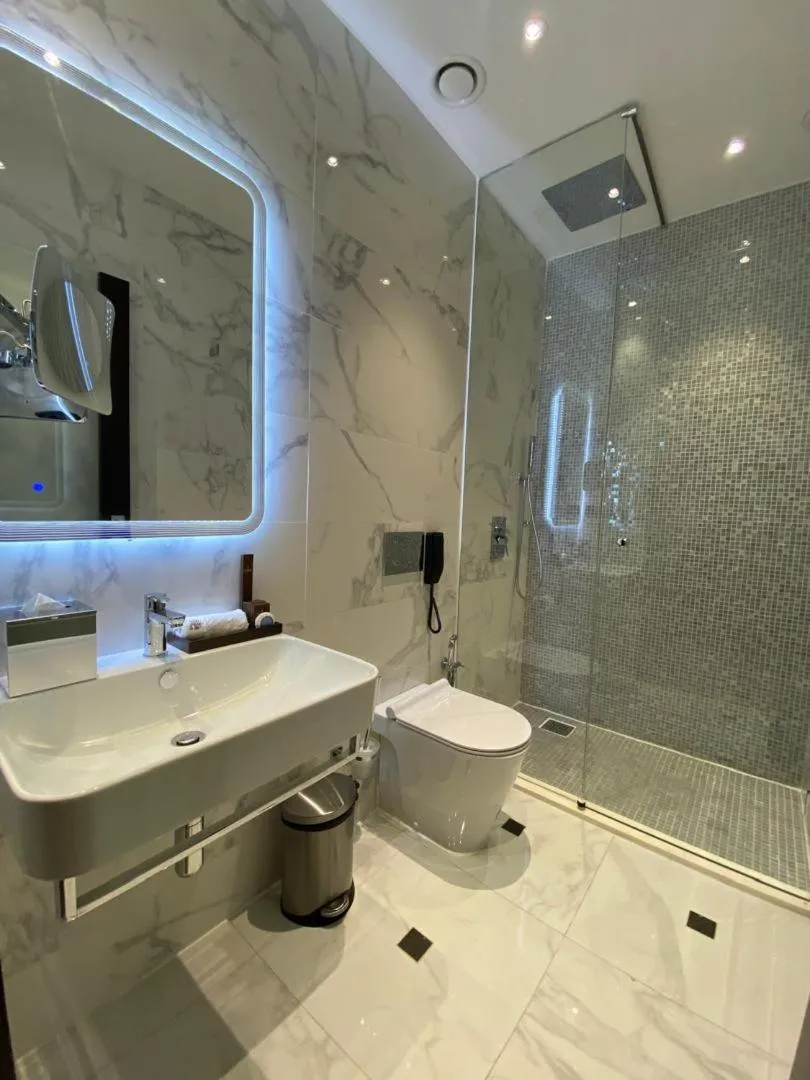 Bathroom in D'avenue Boutique Hotel Accra