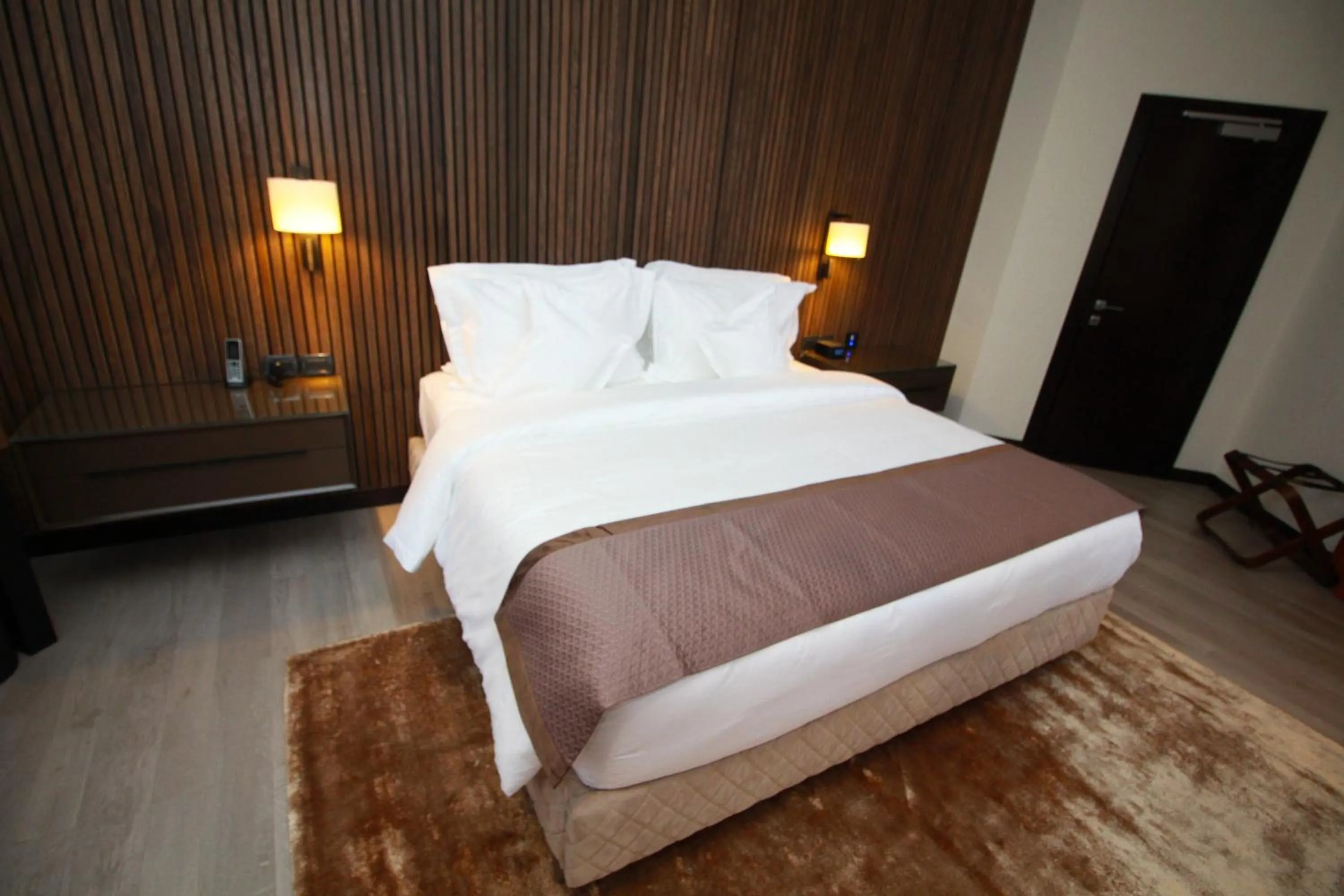 Property building, Bed in D'avenue Boutique Hotel Accra